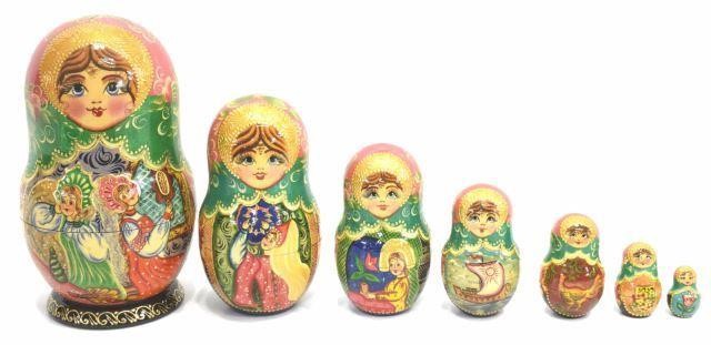 RUSSIAN MATRYOSHKA NESTING DOLLS set  3c0339