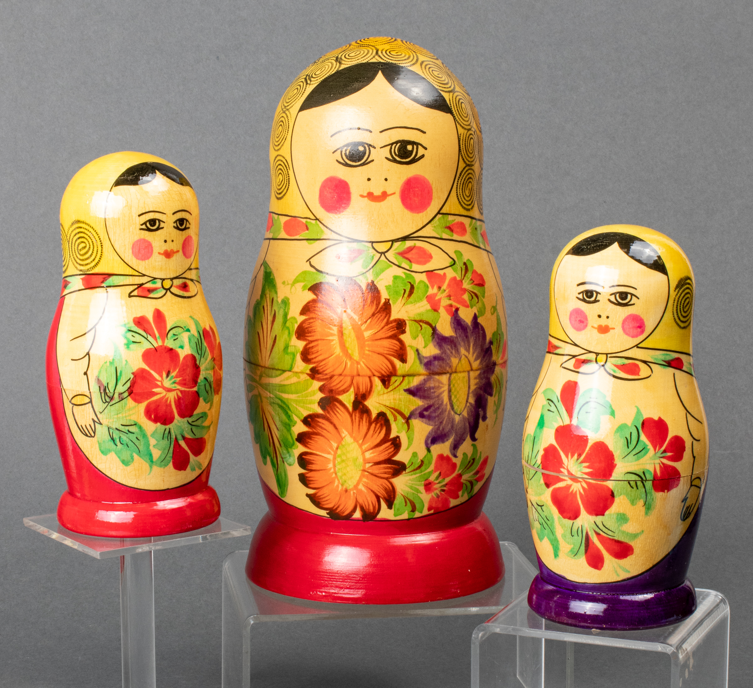 RUSSIAN MATRYOSHKA NESTING DOLLS  3c2e8e