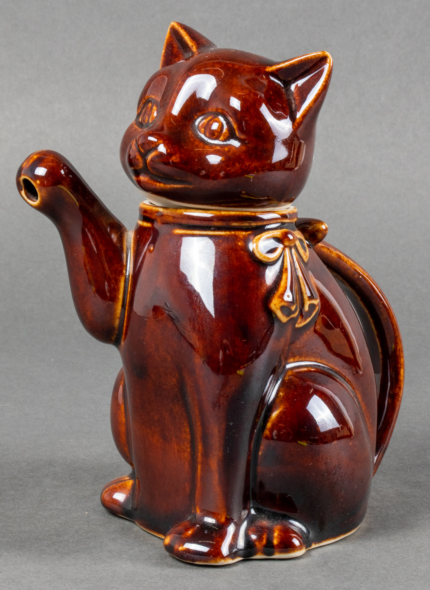 BROWN GLAZED CERAMIC LUCKY CAT