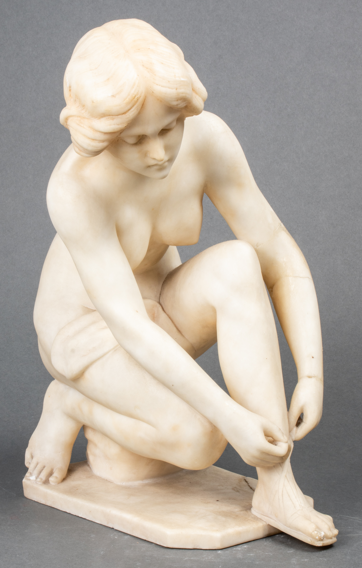 CLASSICAL CARVED MARBLE FEMALE
