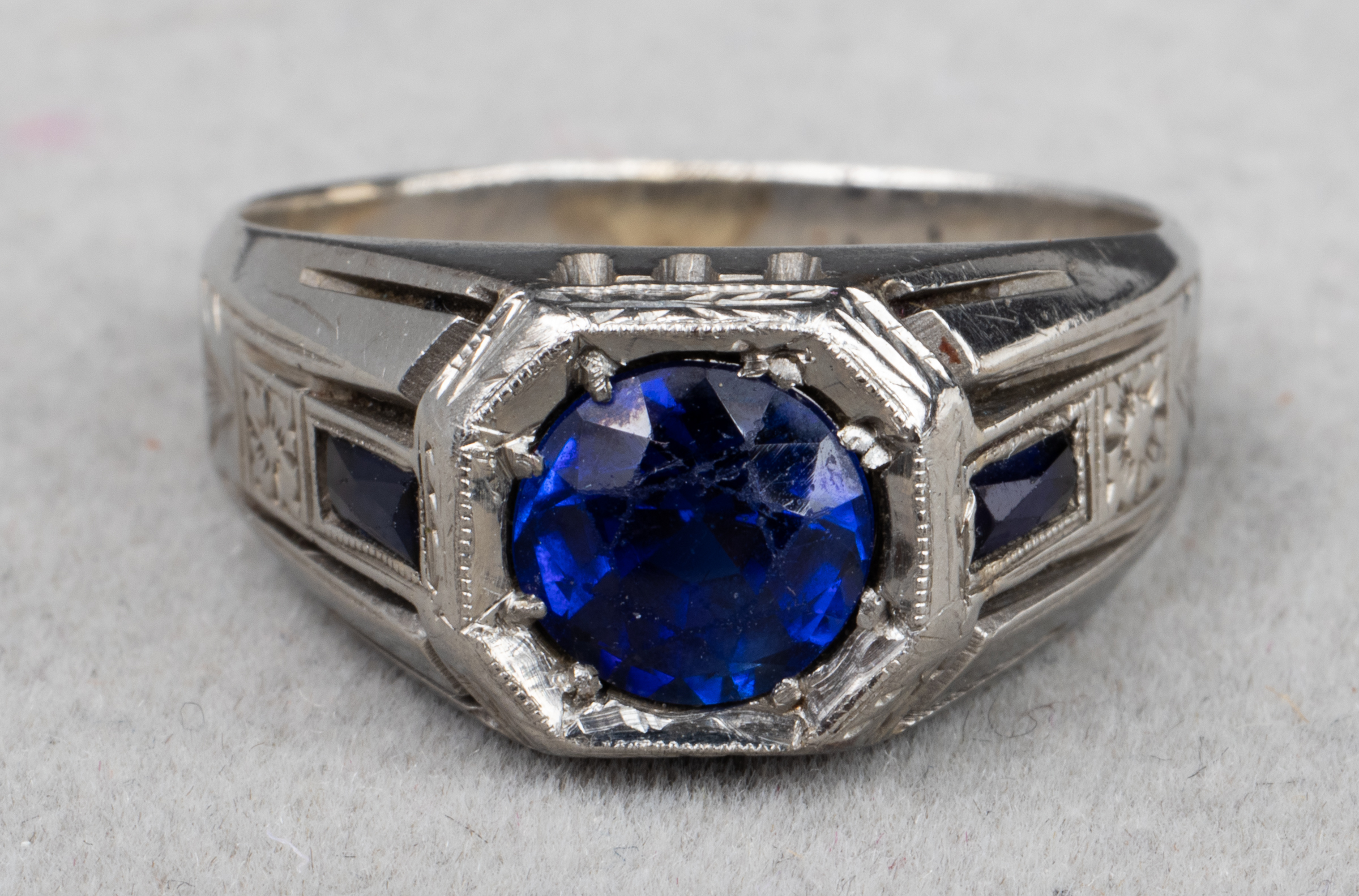 ART DECO 18K WHITE GOLD SAPPHIRE 3c3010