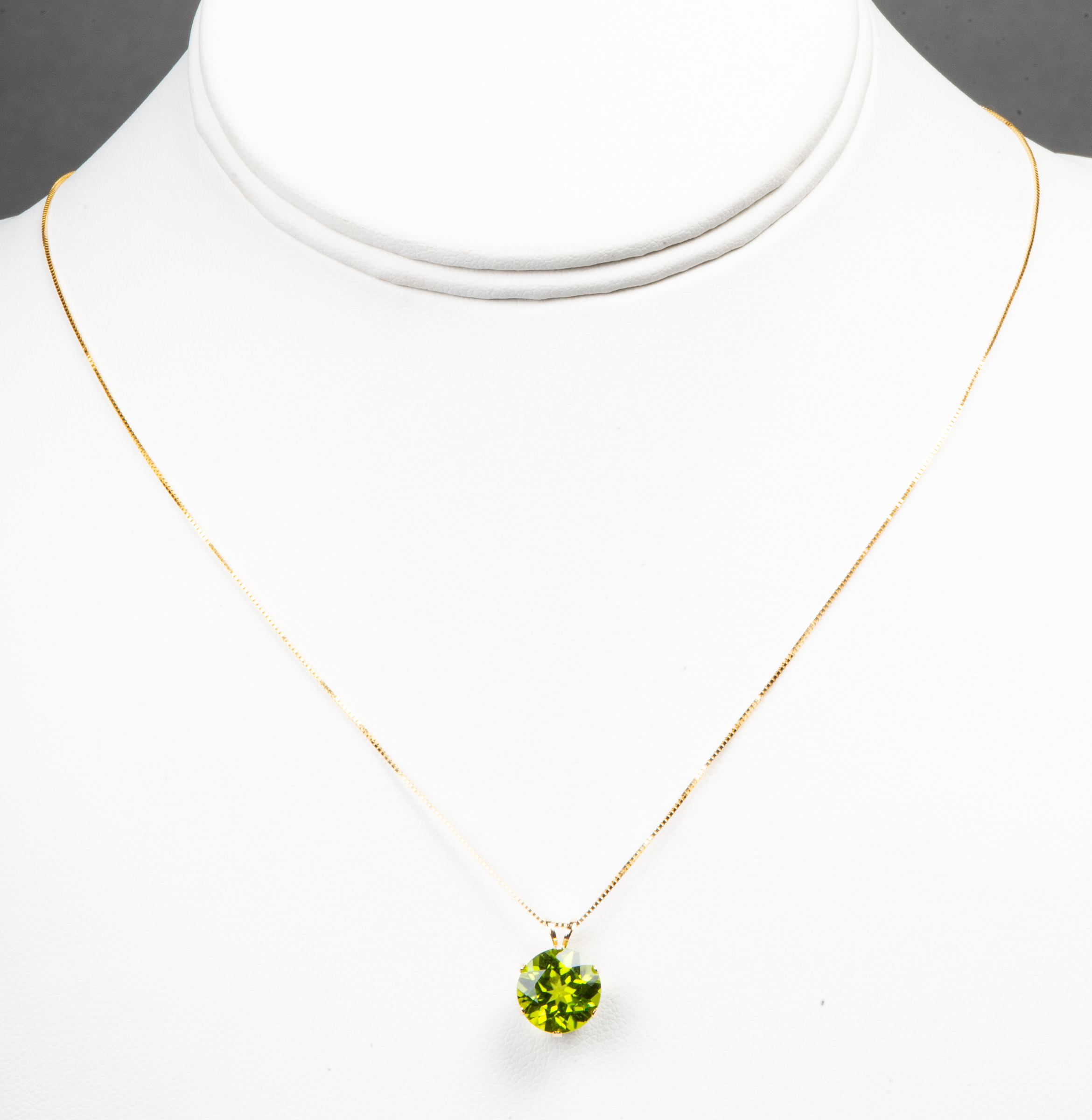 14K YELLOW GOLD 3.50CT. PERIDOT