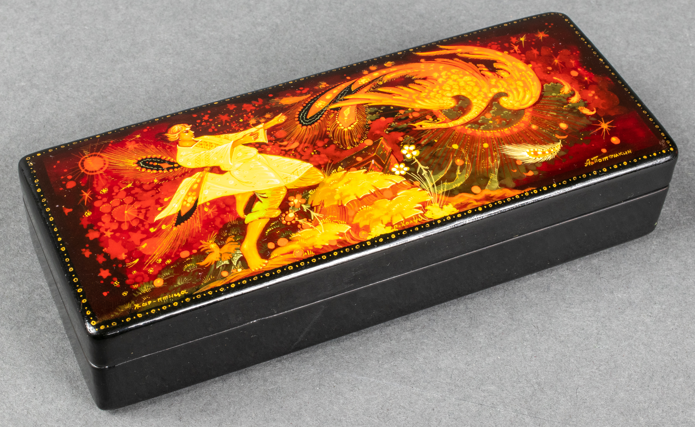 RUSSIAN HAND-PAINTED LACQUER BOX,