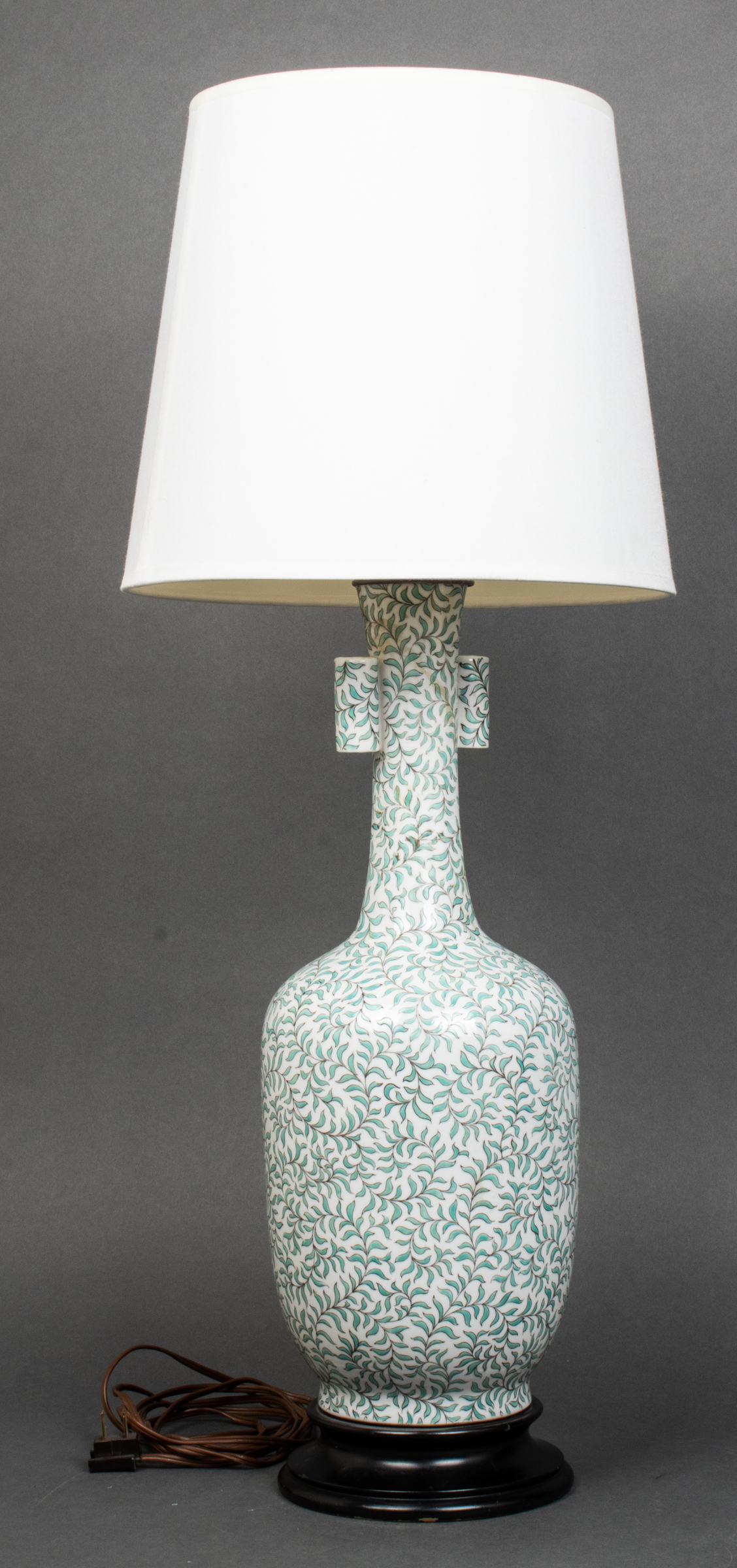 CHINESE PORCELAIN VASE TABLE LAMP 3c3291