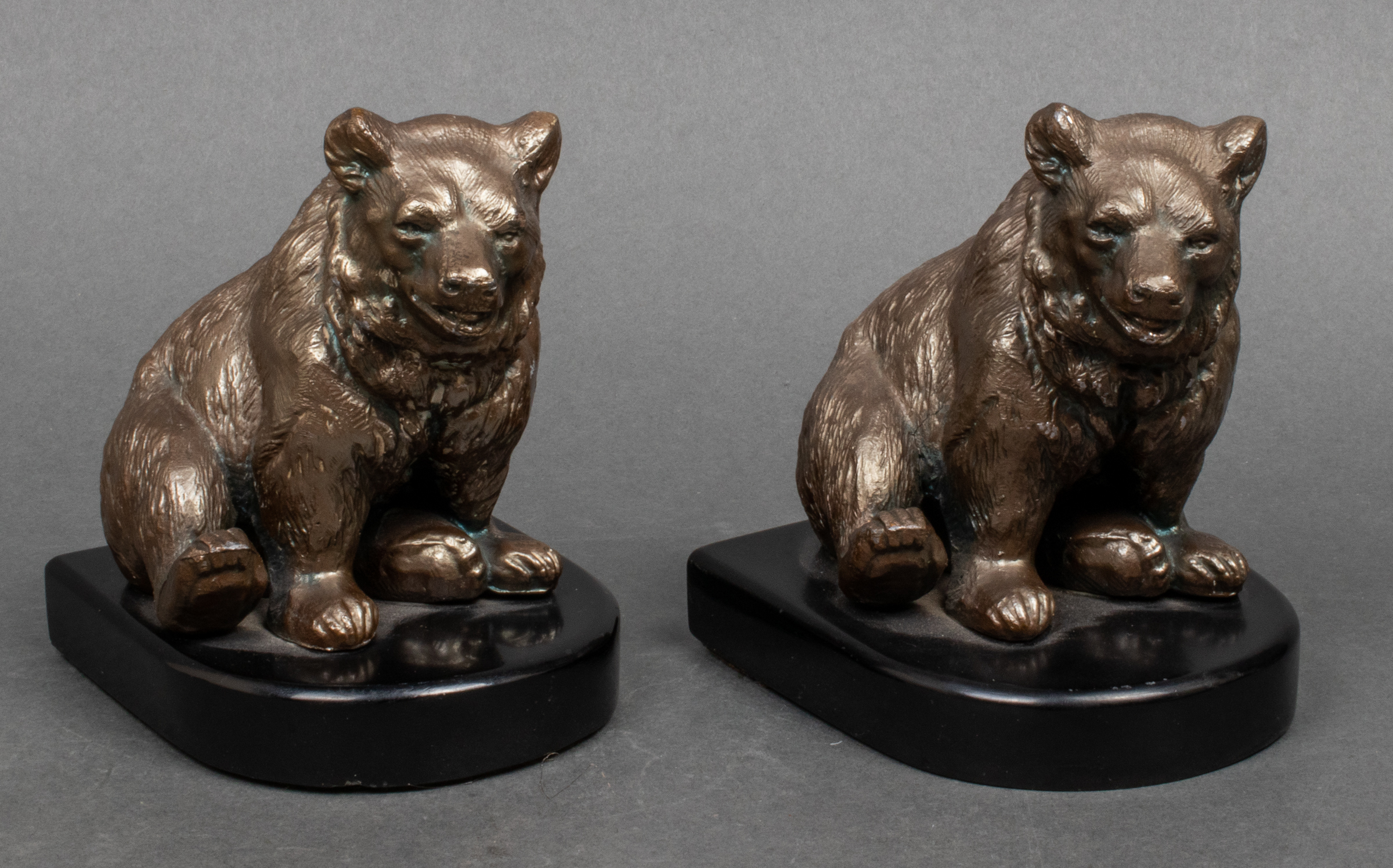 BOOKENDS OF BEARS W BRONZE FINISH,