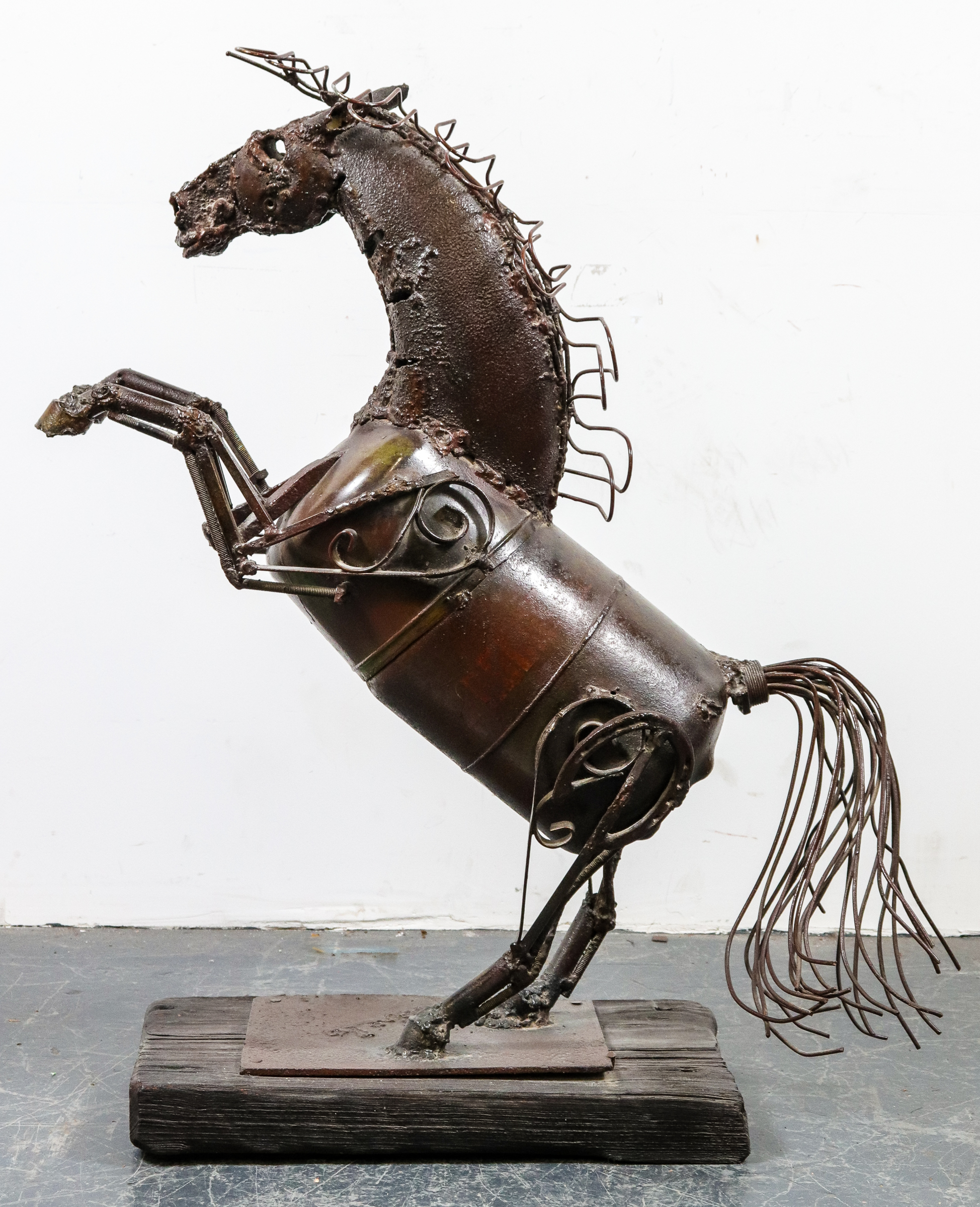 ILLEGIBLY SIGNED WELDED METAL HORSE 3c334e