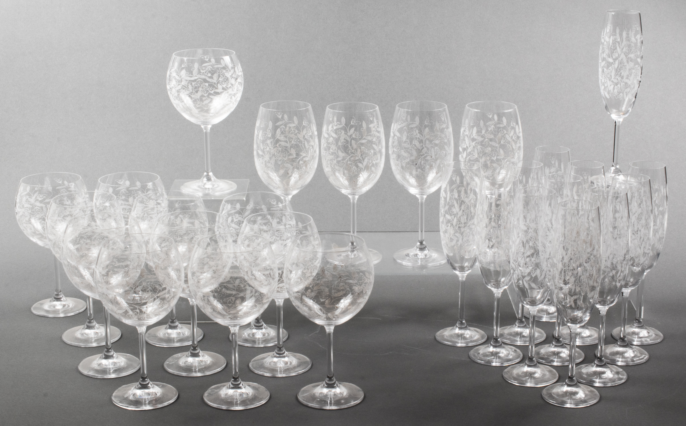 FLORAL ETCHED CRYSTAL STEMWARE  3c343a