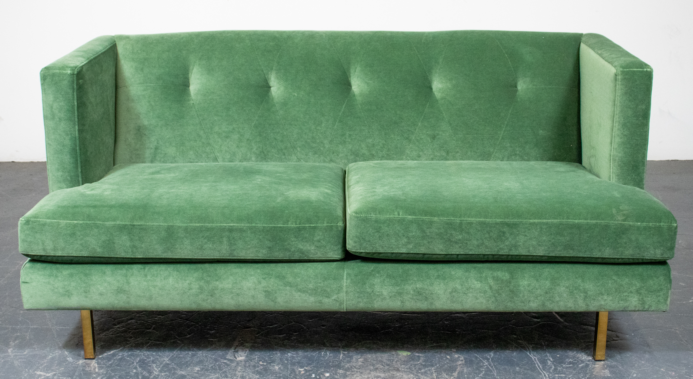 CONTEMPORARY GREEN VELVET UPHOLSTERED 3c3449