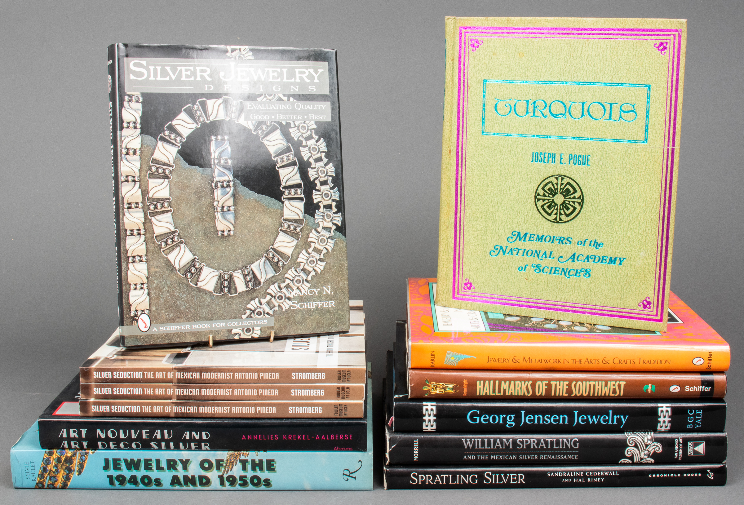 LARGE GROUP OF BOOKS ON JEWELRY 3c34ba