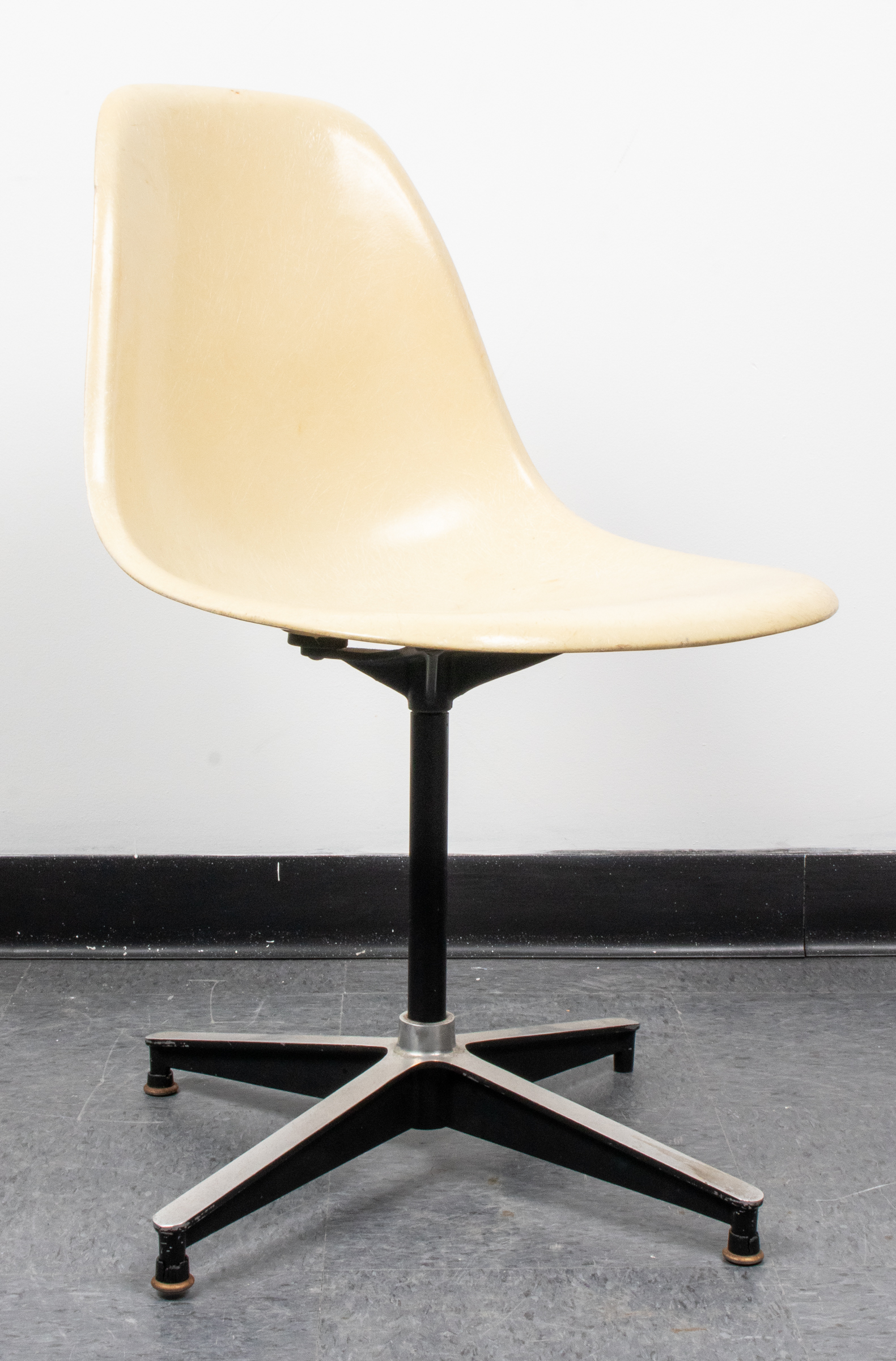 EAMES FOR HERMAN MILLER FIBERGLASS