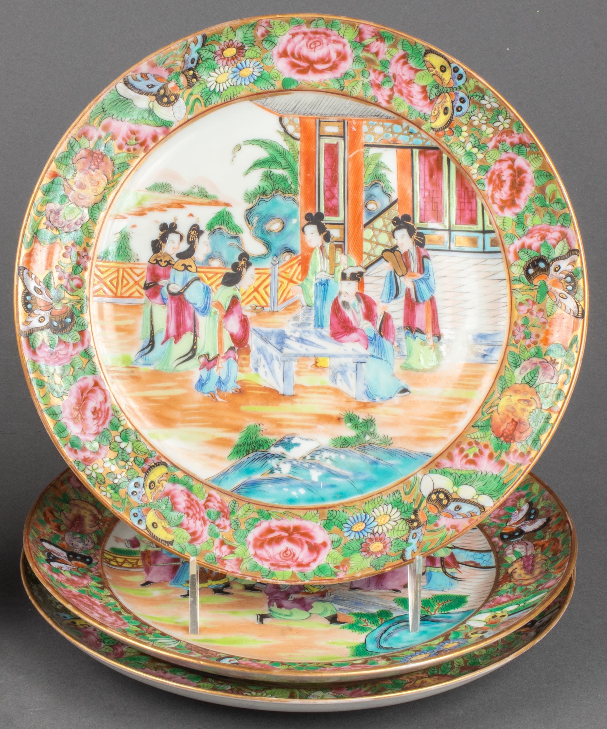 CHINESE EXPORT FAMILLE ROSE PLATES  3c353b