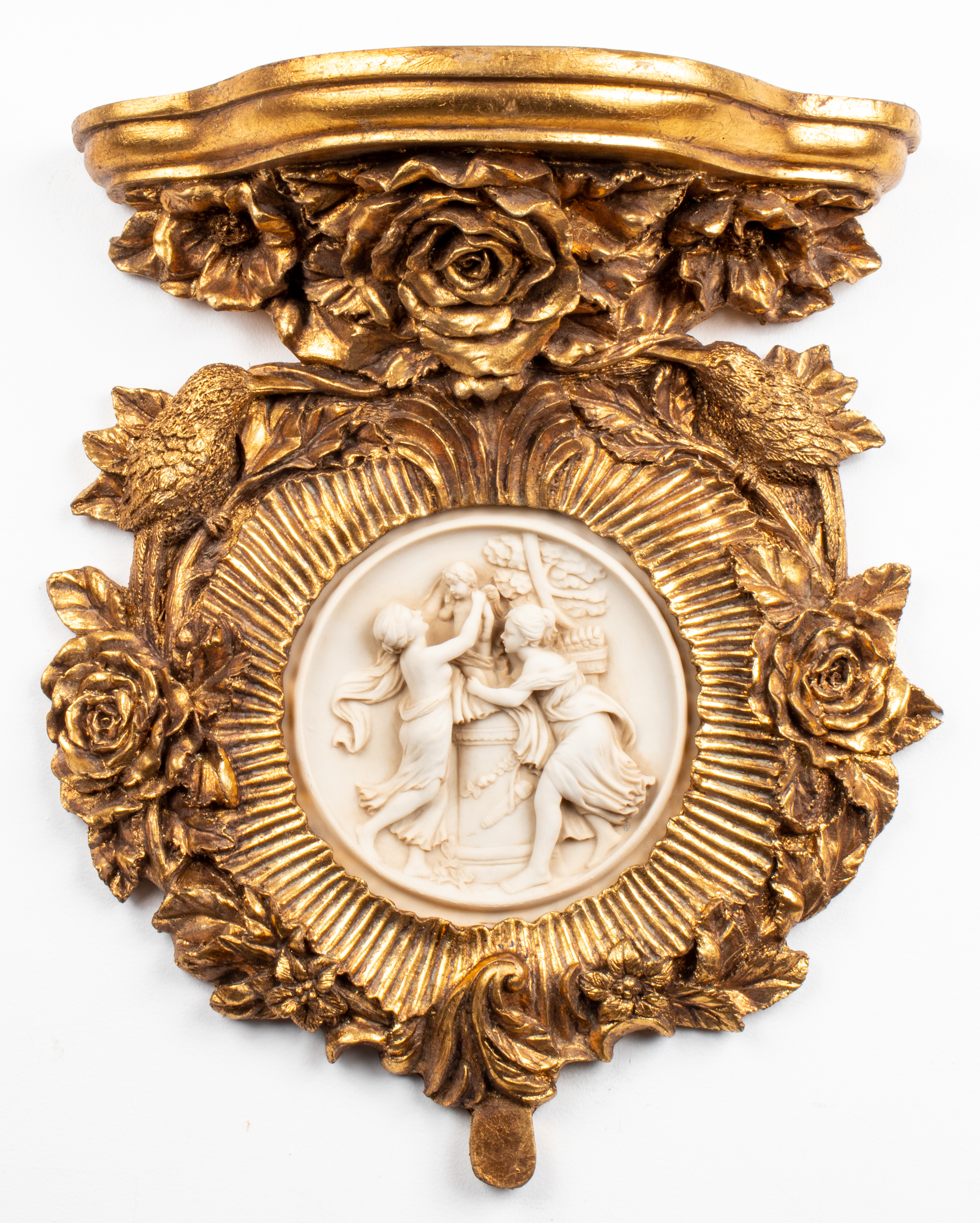 GILT CARVED BRACKET W BISQUE RELIEF 3c3565