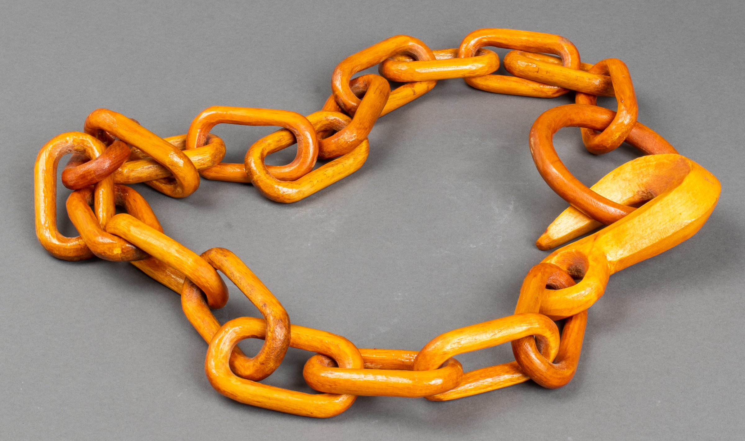 UNUSUAL FRENCH CARVED WOOD CHAIN 3c35a2