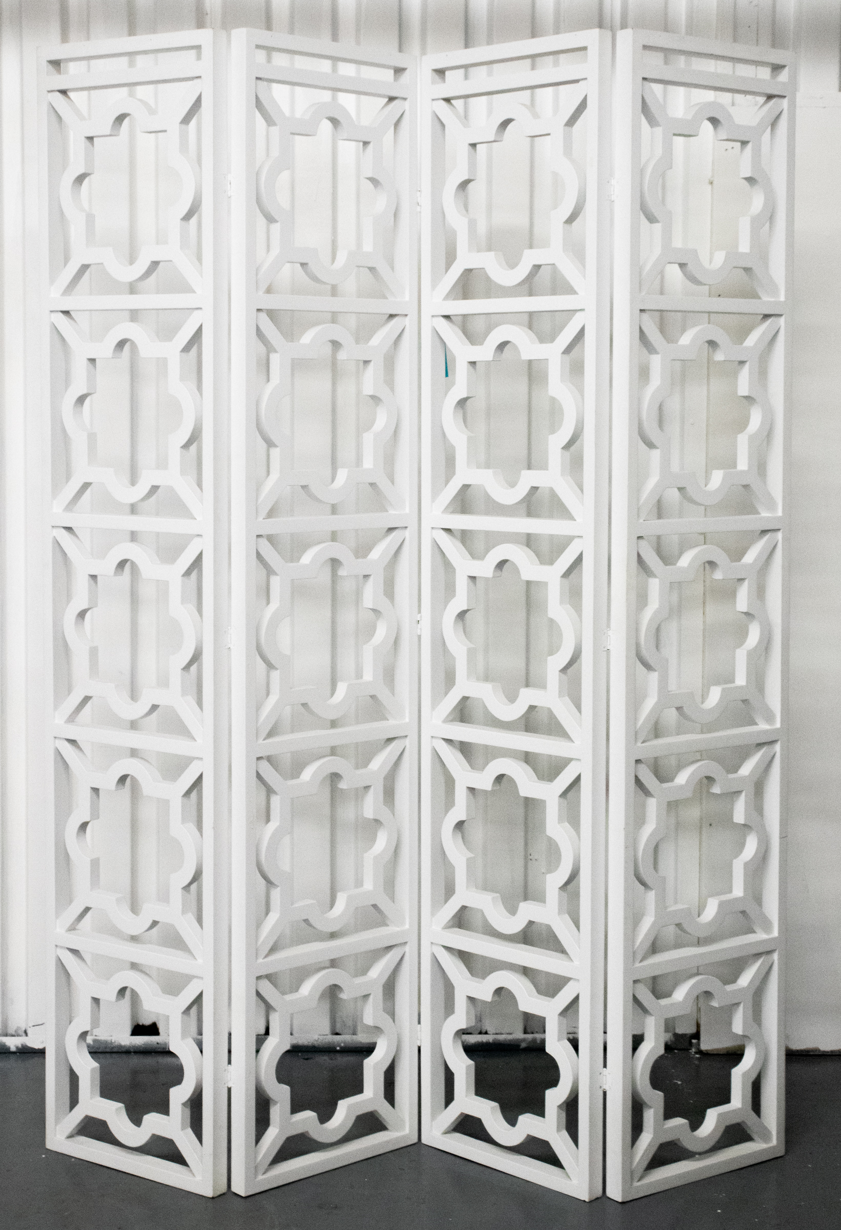 MODERN WHITE FOUR PANEL FLOOR SCREEN 3c36d4