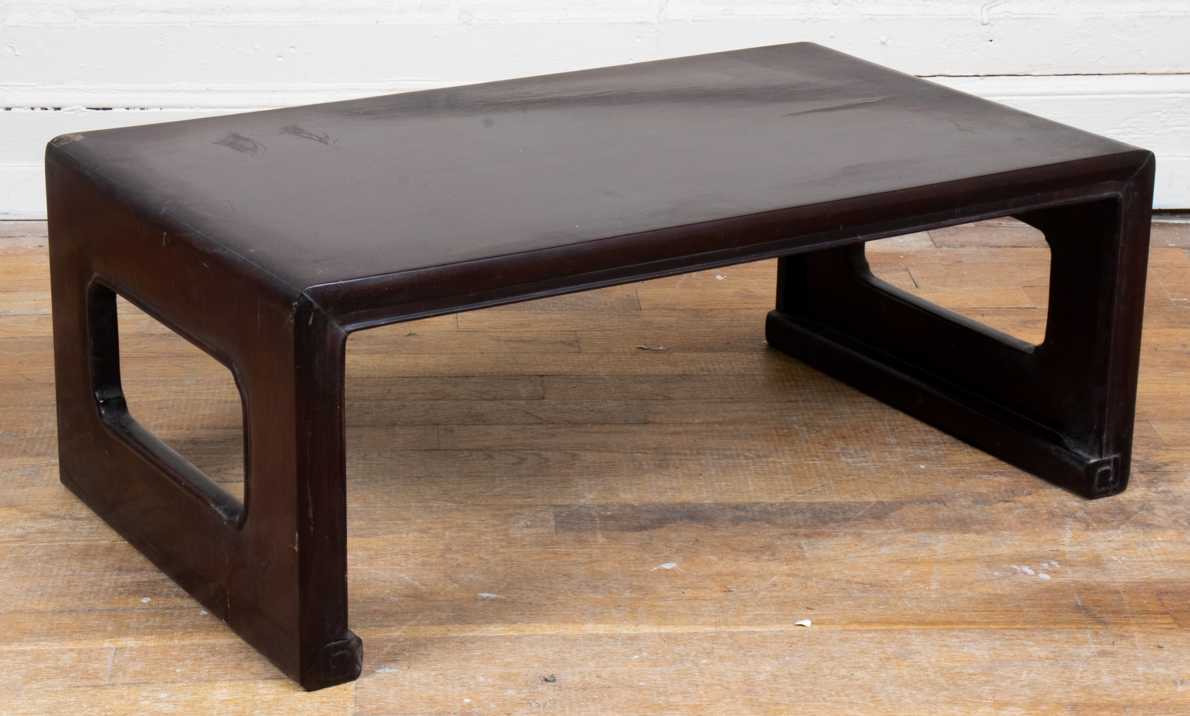 CHINESE HARDWOOD COFFEE TABLE Chinese