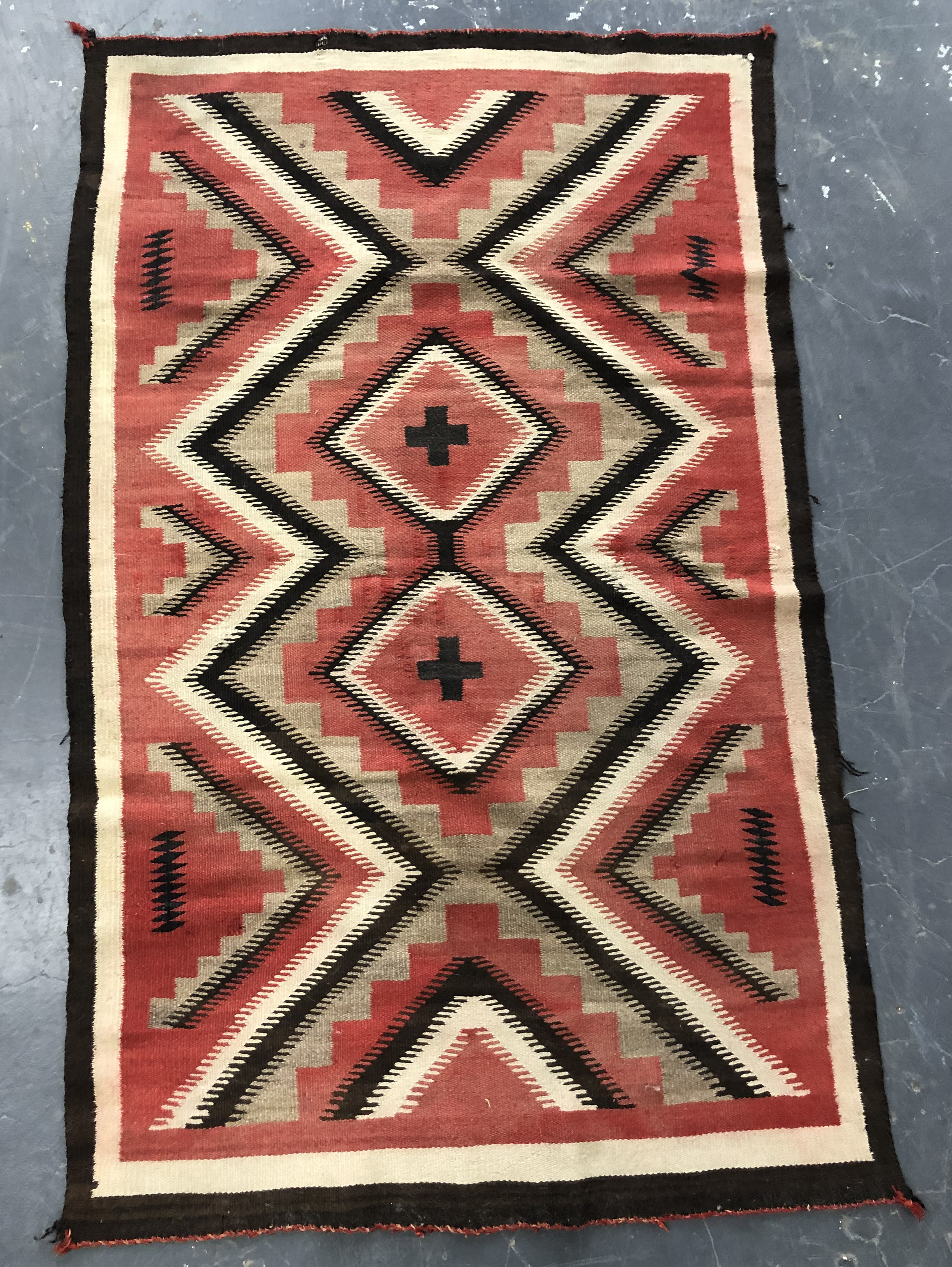 NAVAJO NATIVE AMERICAN RUG / BLANKET