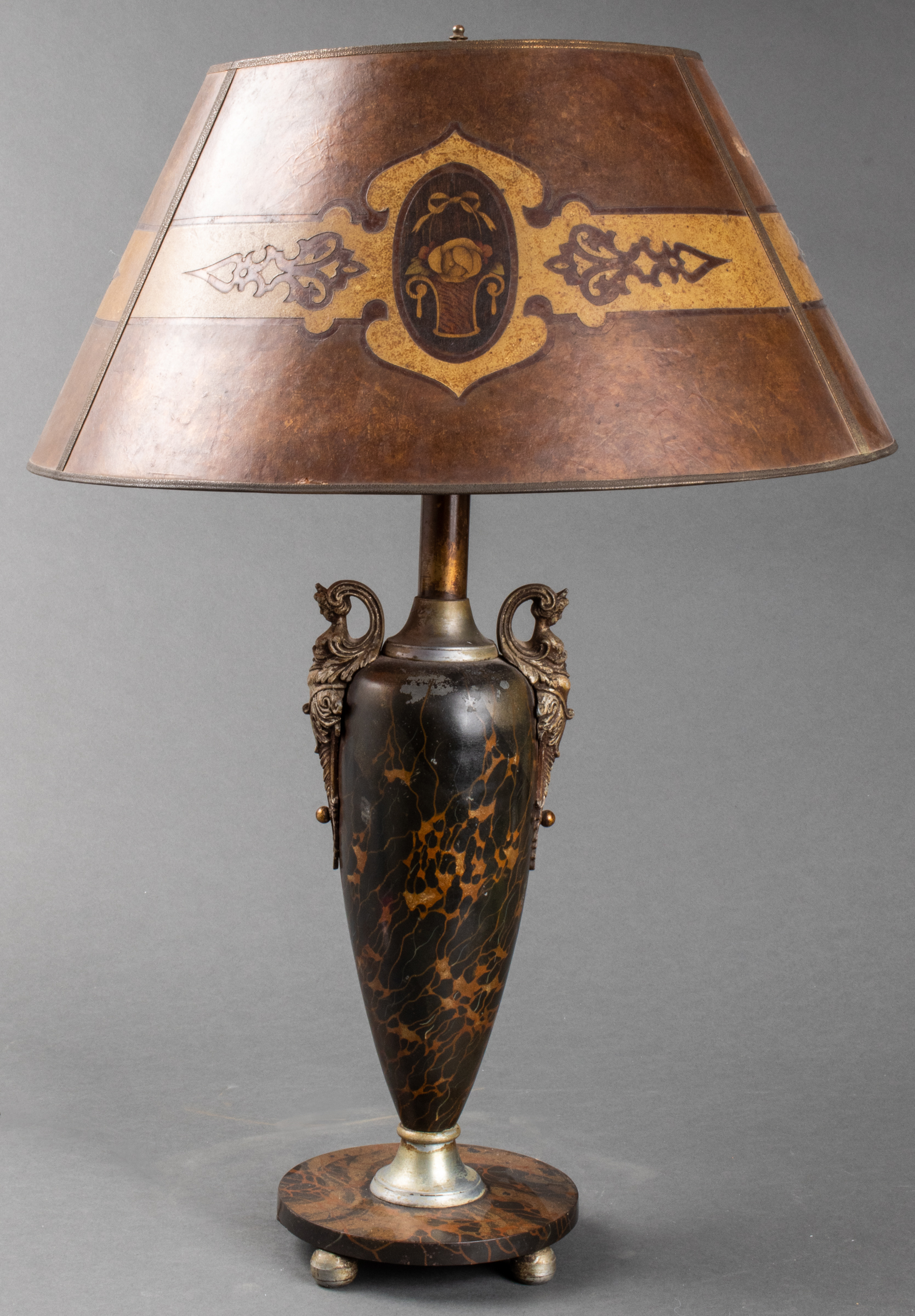 ROCOCO REVIVAL TABLE LAMP WITH 3c3927