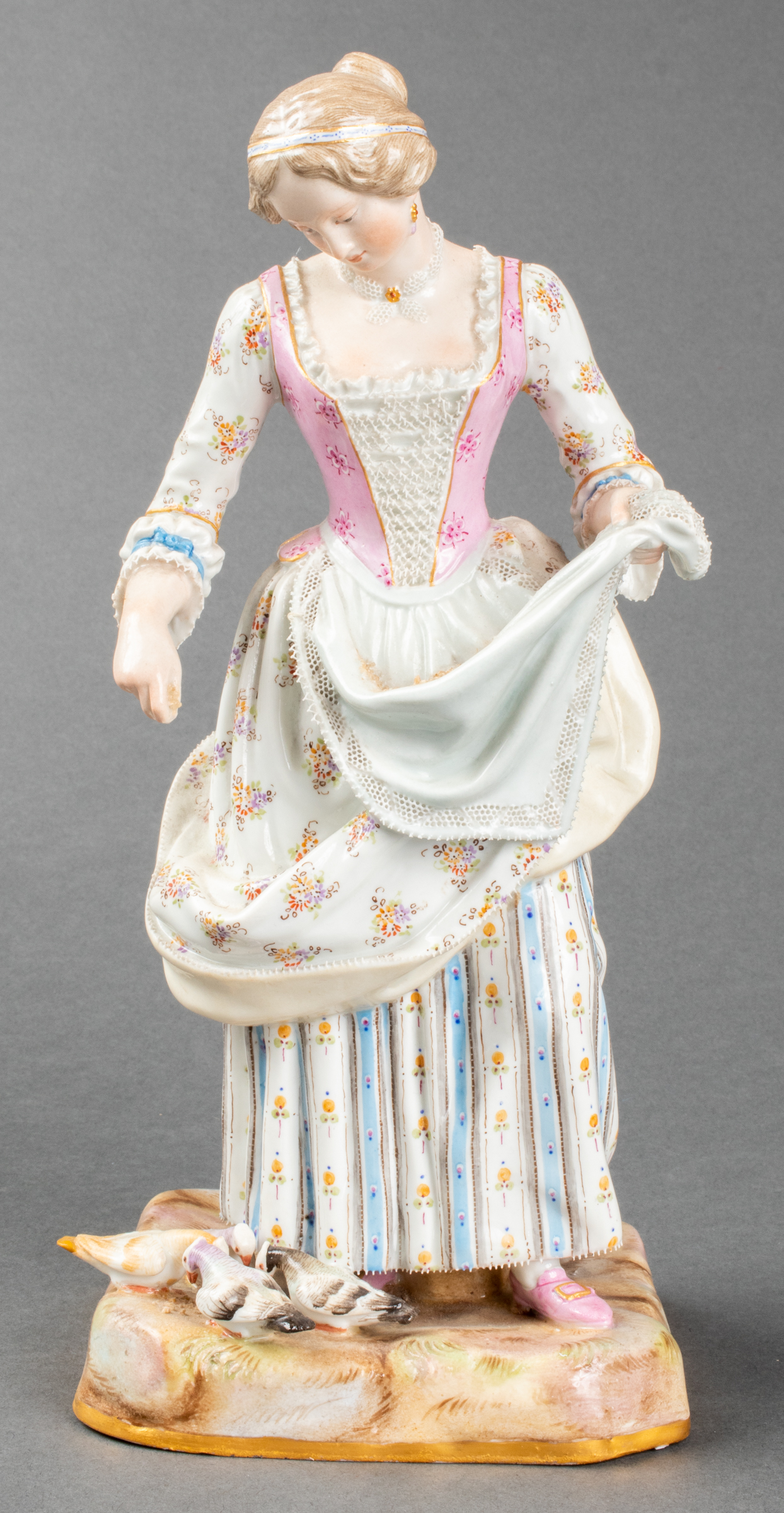 MEISSEN WOMAN FEEDING BIRDS PORCELAIN 3c3937