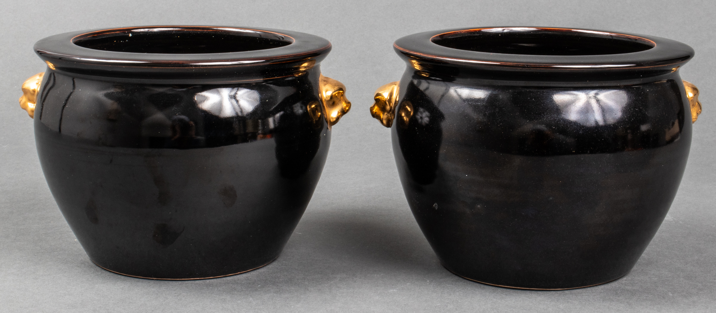 CHINESE PARCEL GILT BLACK CERAMIC 3c39a1