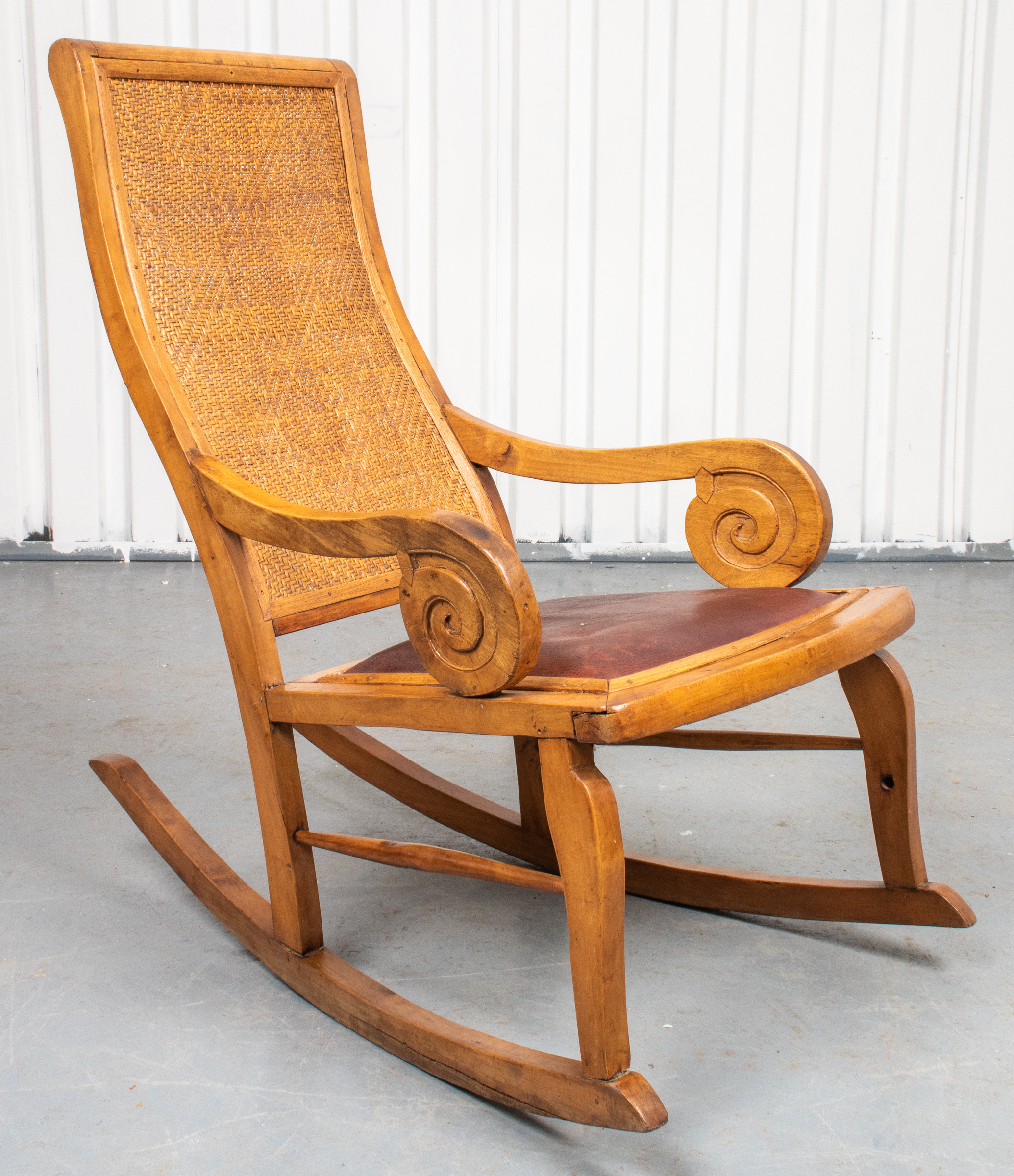 WICKER ROCKING CHAIR WITH LEATHER 3c3a26