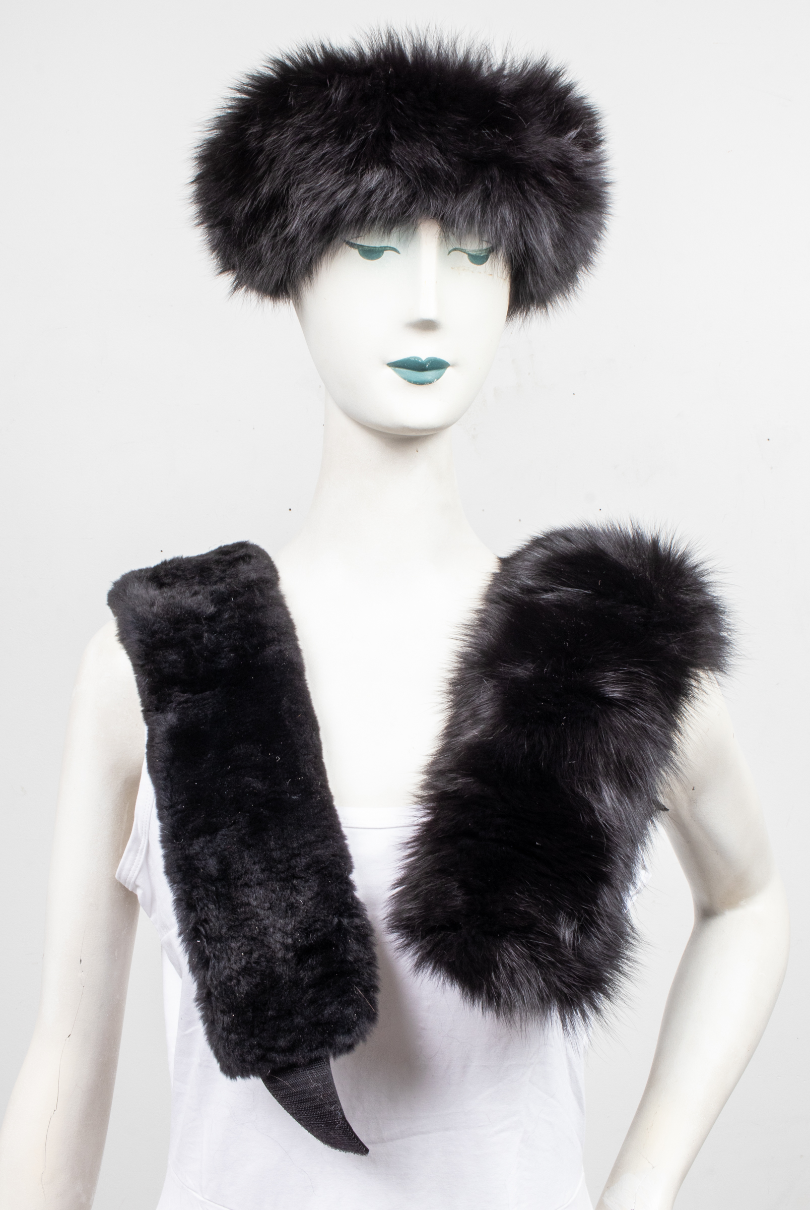 BLACK FUR HEADBANDS 3 Two black 3c3aec