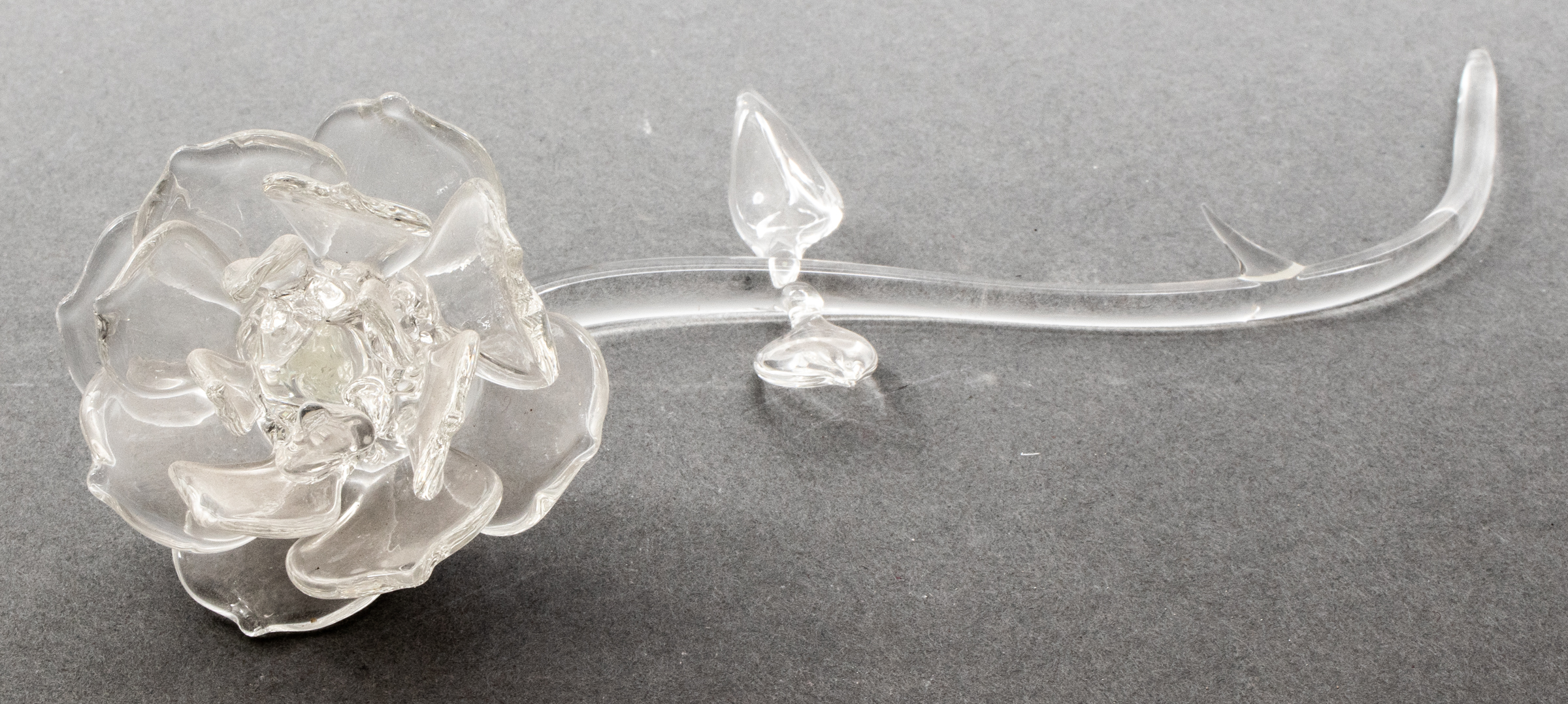 BLOWN GLASS MODEL OF A FLOWER with 3c3ba2