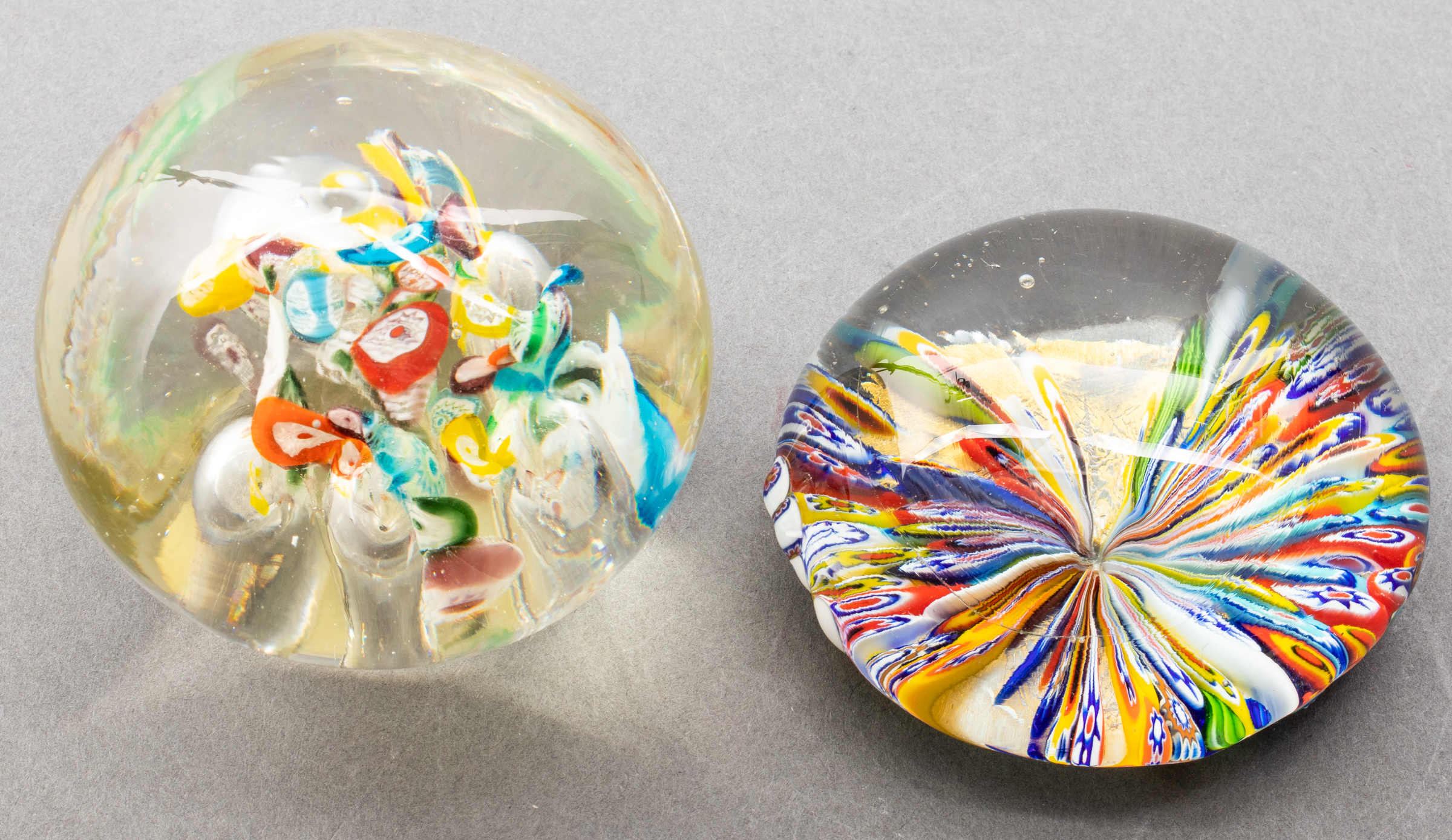 ART GLASS PAPERWEIGHTS 2 PCS  3c3bc9