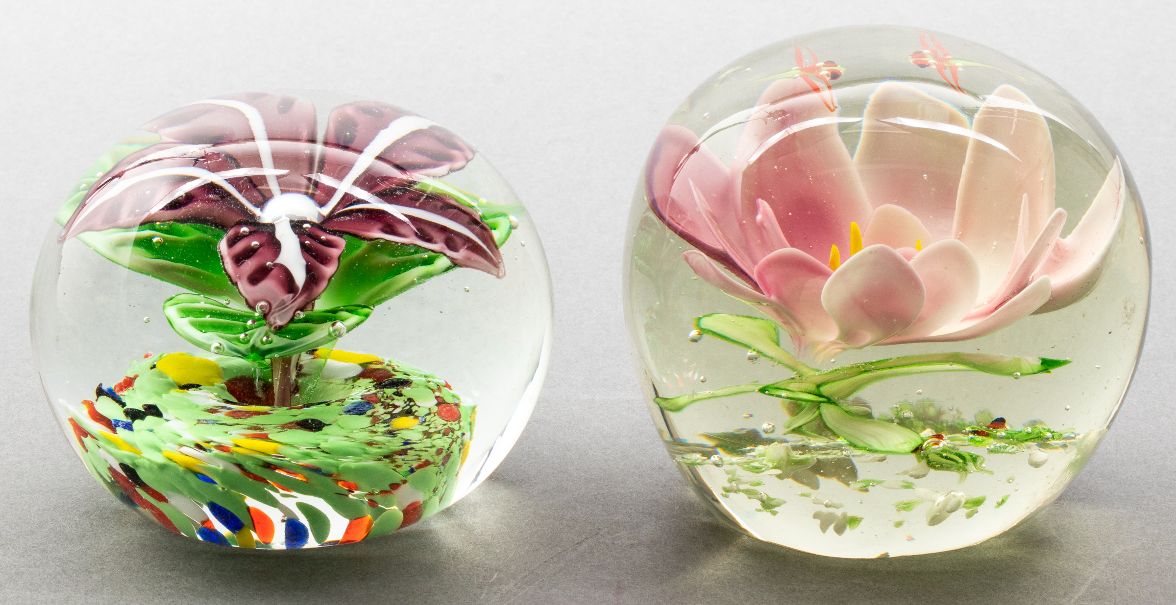 ART GLASS PAPERWEIGHTS WITH FLOWER