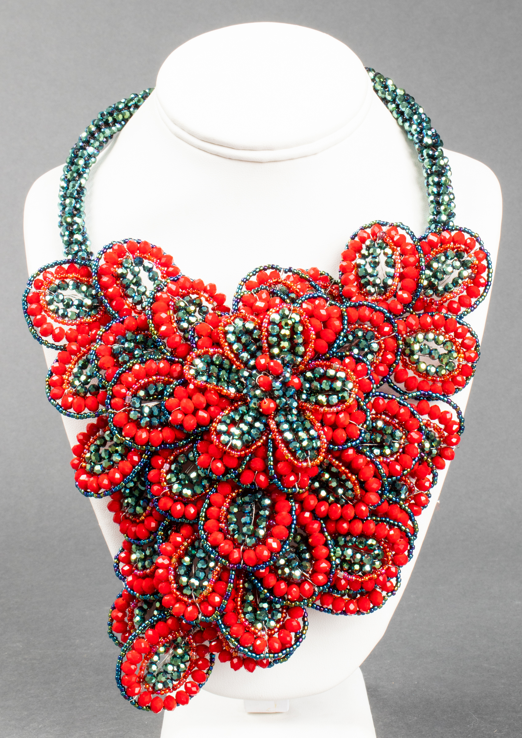 VILAIWAN RED FLOWER WATERFALL BEADED 3c3be9