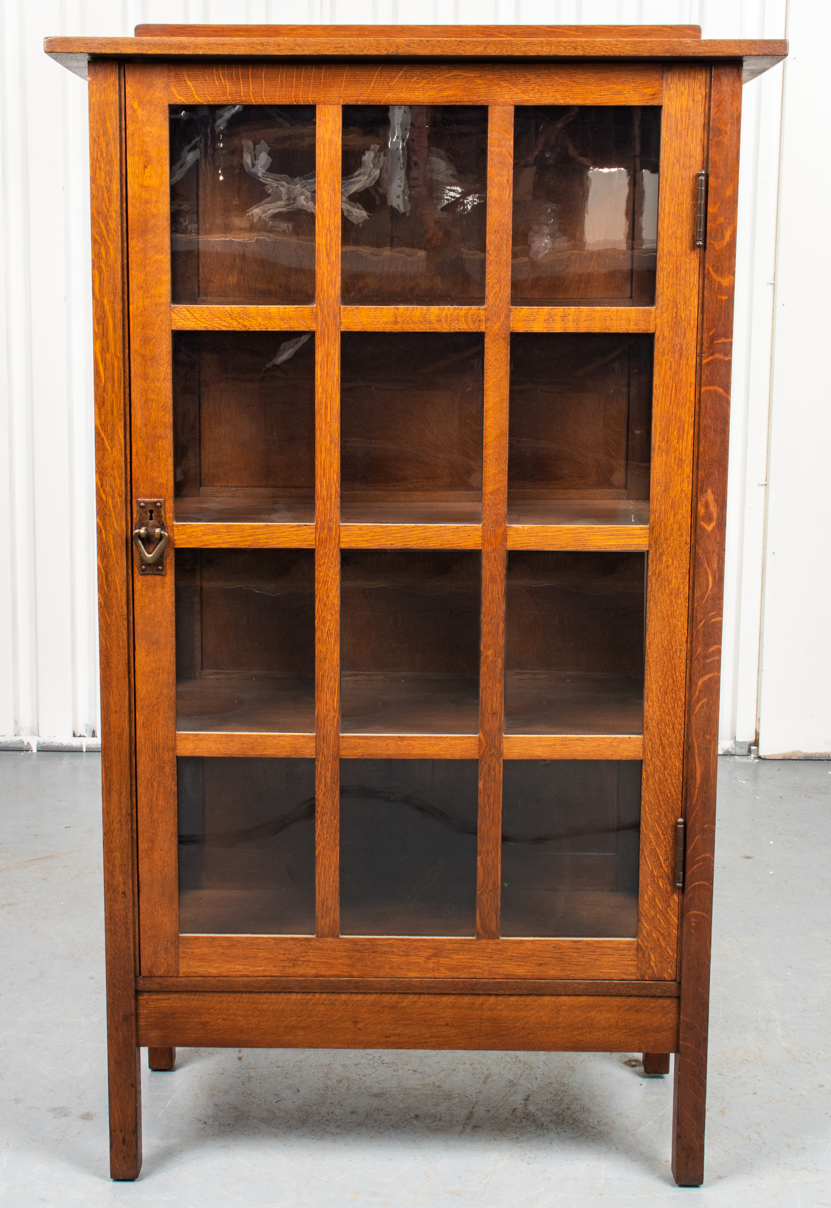 STICKLEY OAK MISSION BOOKCASE CABINET