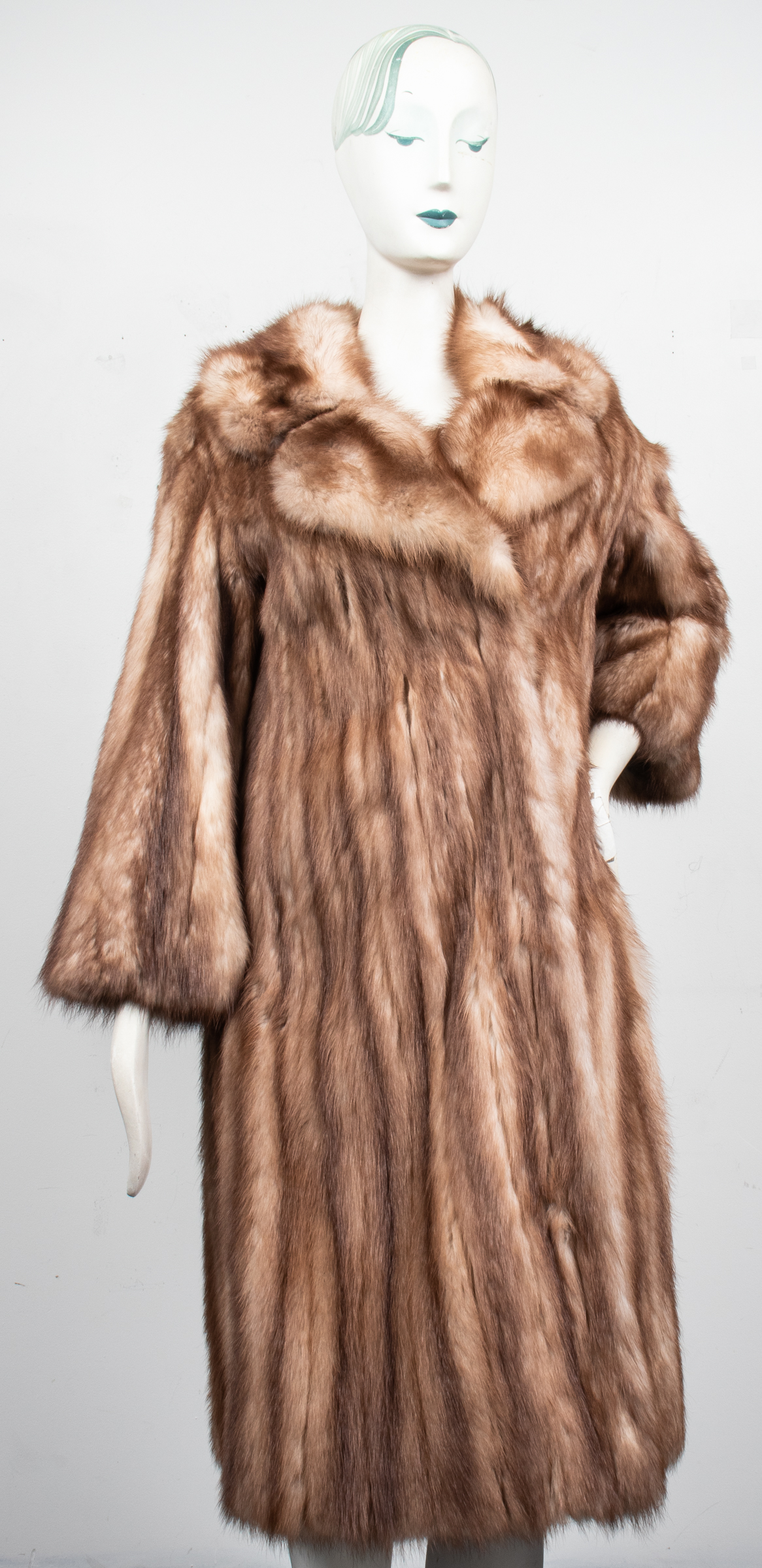 FAWN MINK FUR COAT Fawn mink fur