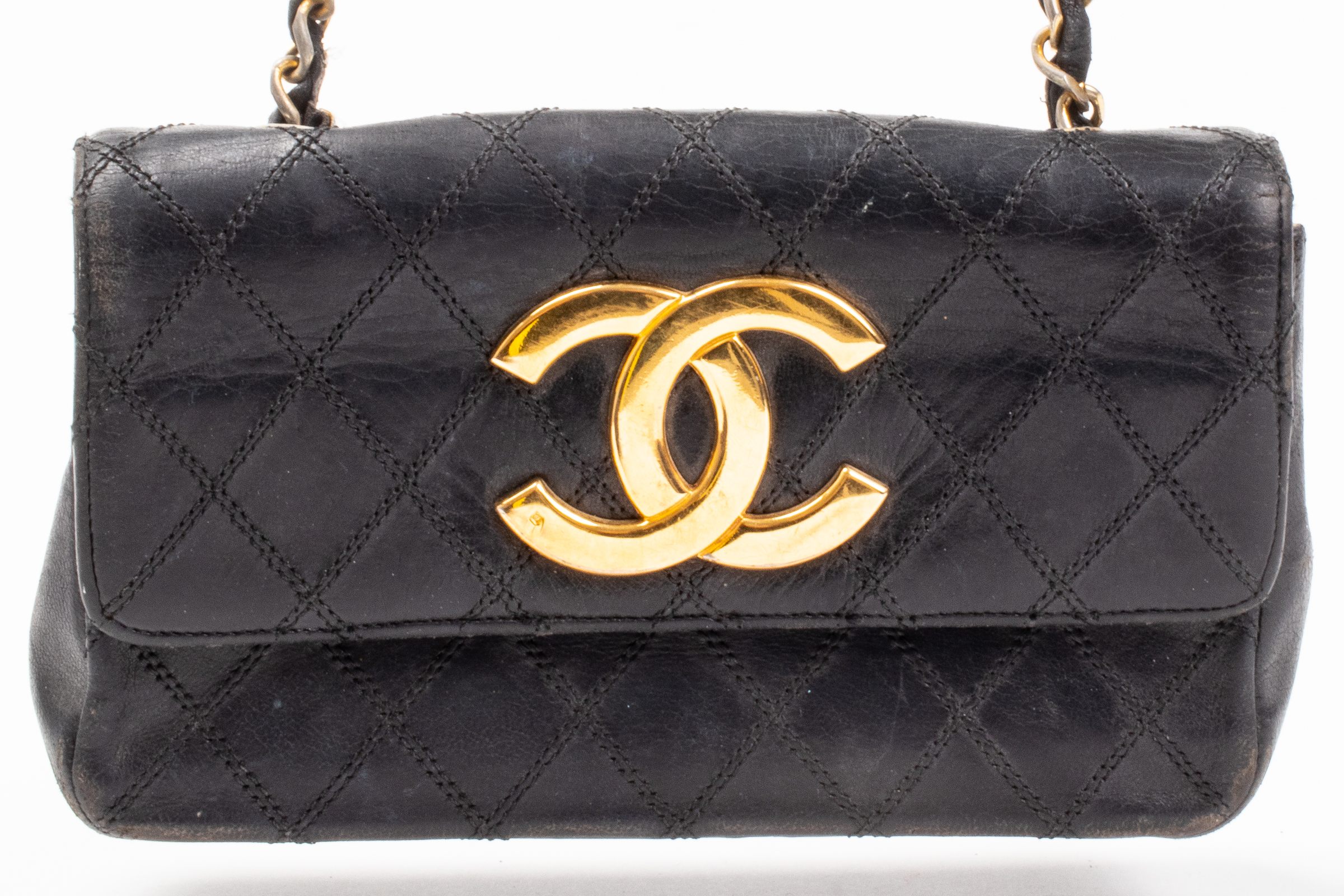 CHANEL BLACK LEATHER HANDBAG Chanel