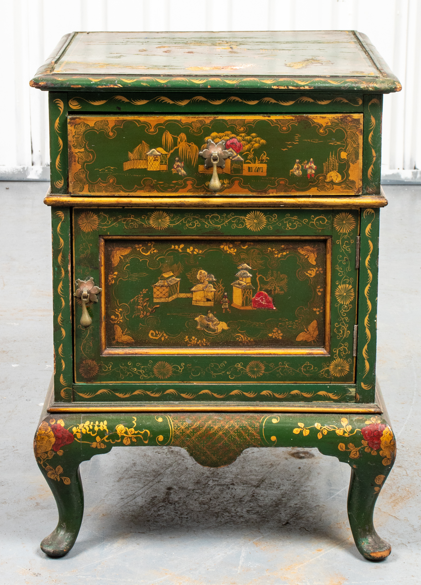 GREEN CHINOISERIE DECORATED BEDSIDE