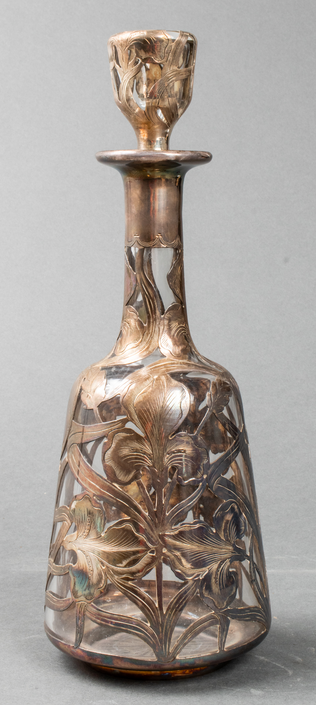 GLASS DECANTER WITH IRIS FLOWER