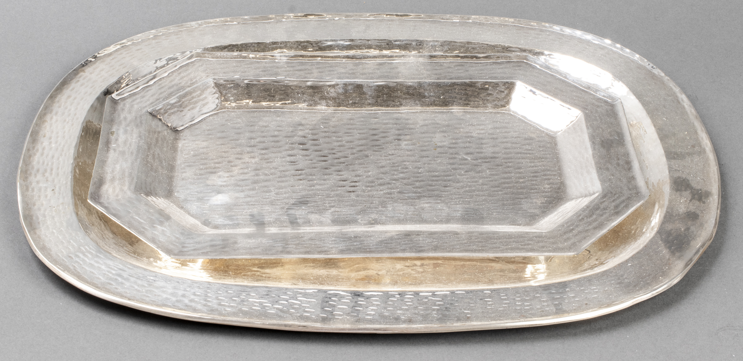 SILVERPLATE SERVING TRAY WITH HAMMERED