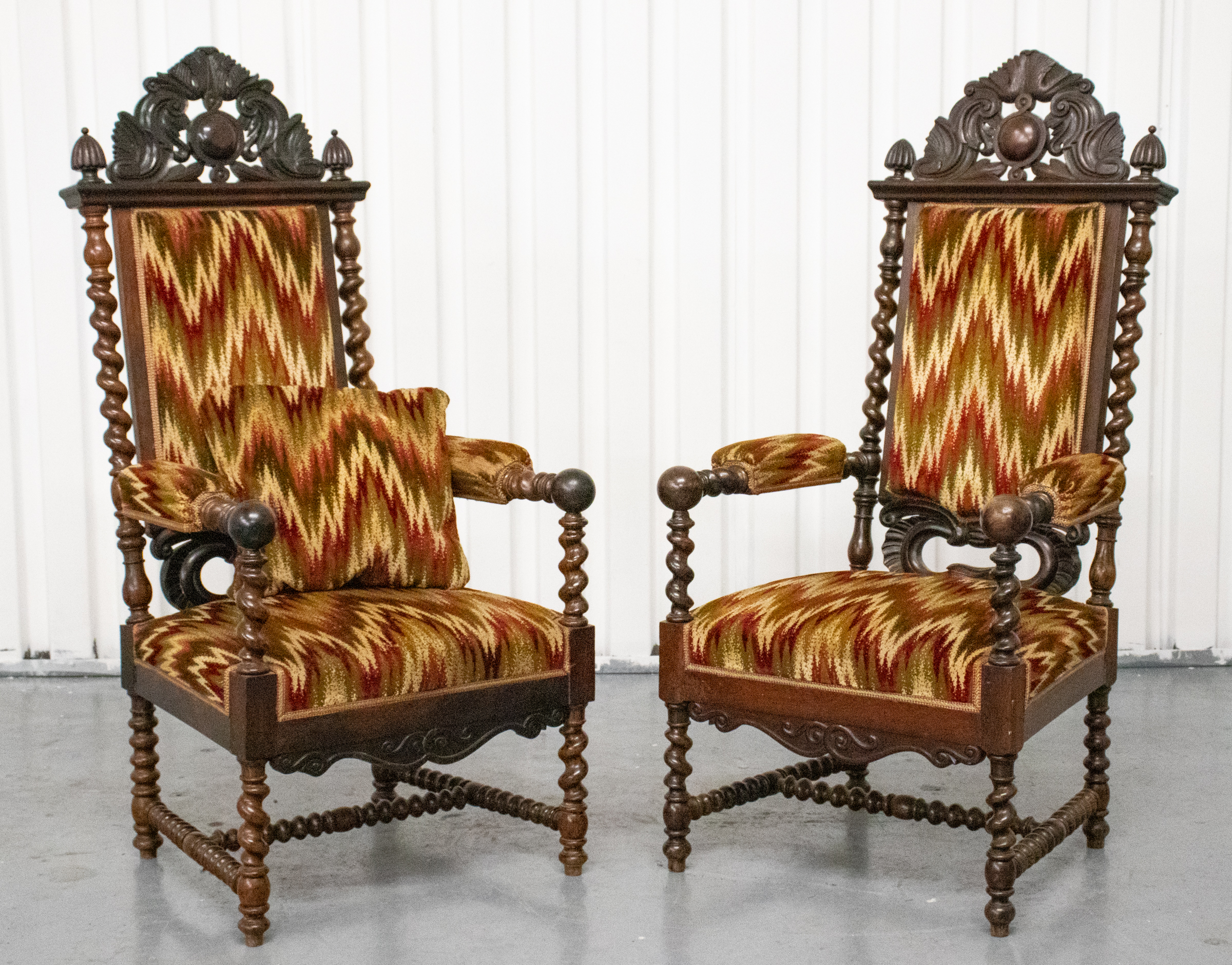 CONTINENTAL BAROQUE STYLE OAK ARMCHAIRS  3c3f25