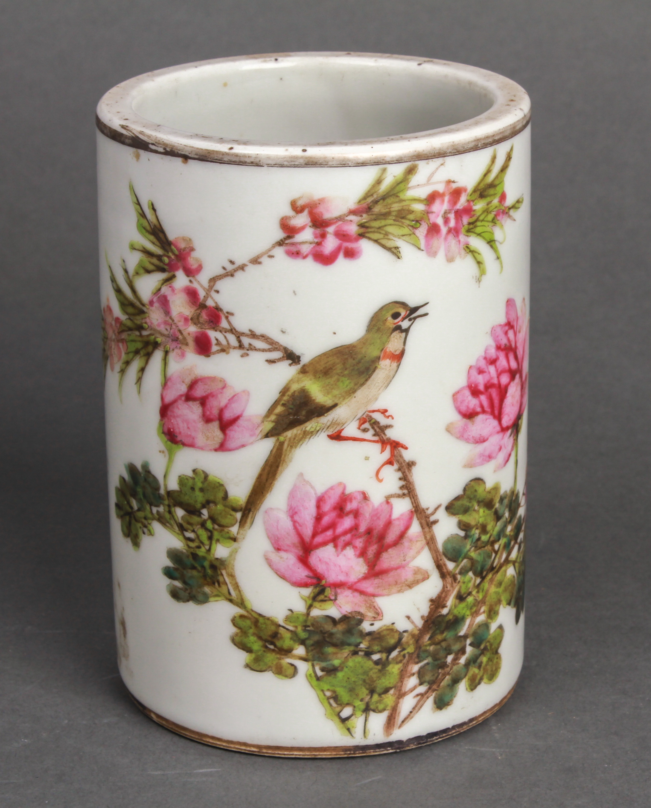 CHINESE HAND-PAINTED PORCELAIN