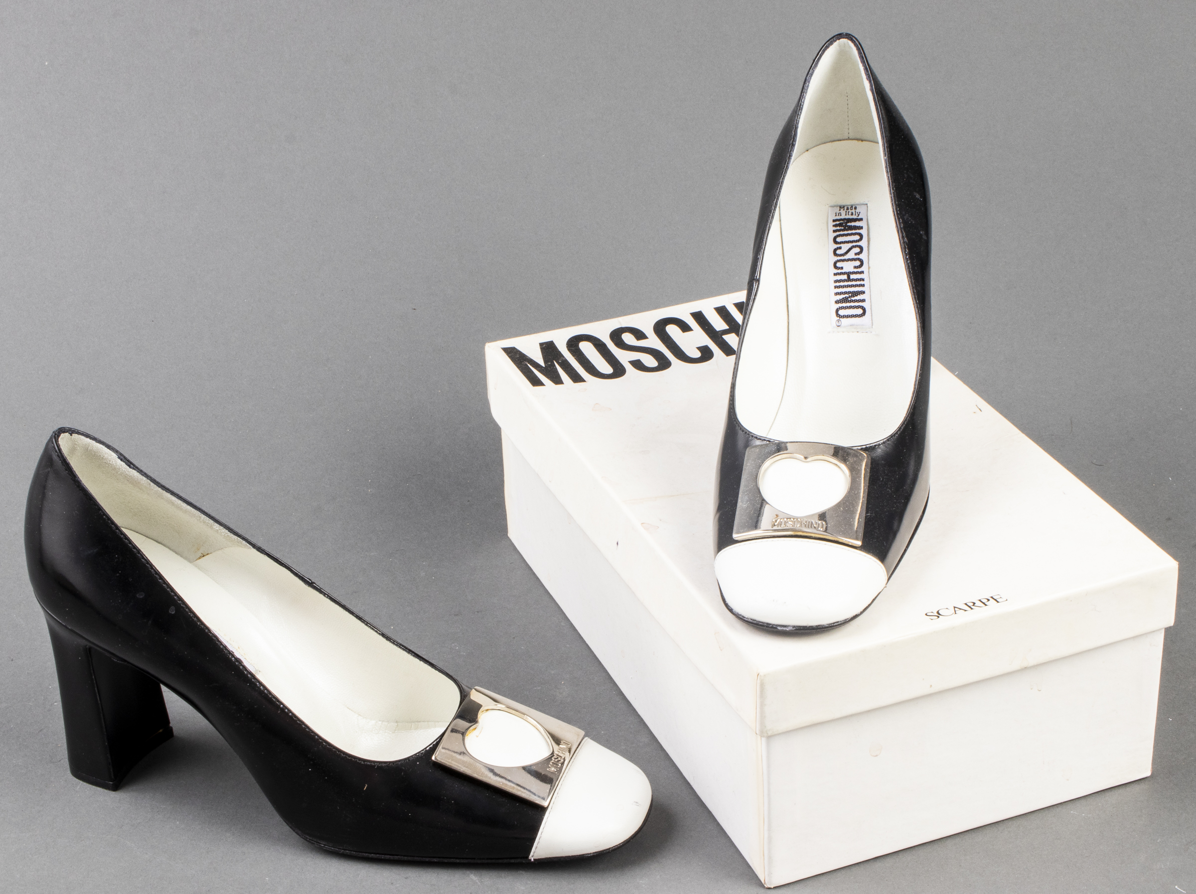 MOSCHINO LEATHER HEART BUCKLE PUMPS,