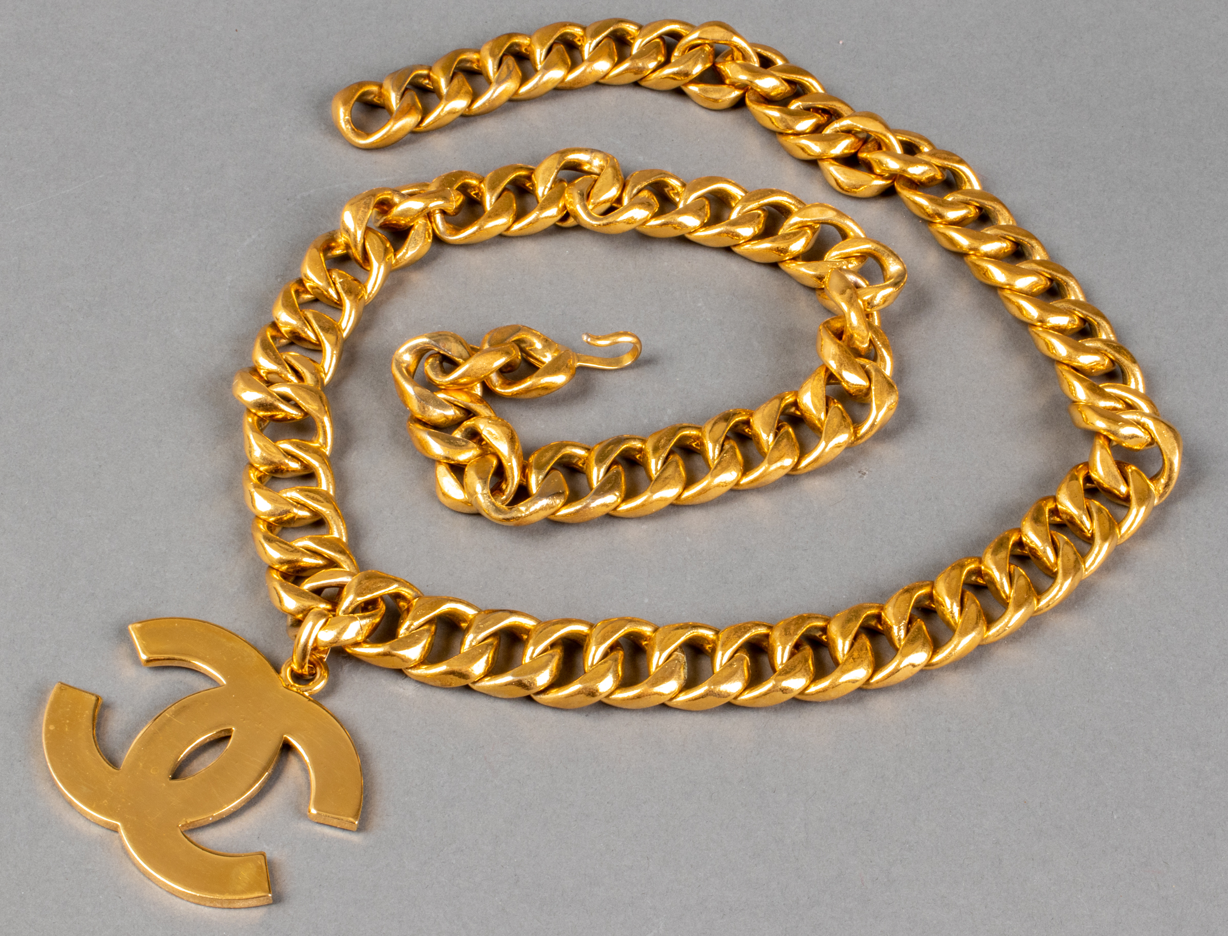 CHANEL GOLD TONE CUBAN LINK BELT 3c4021