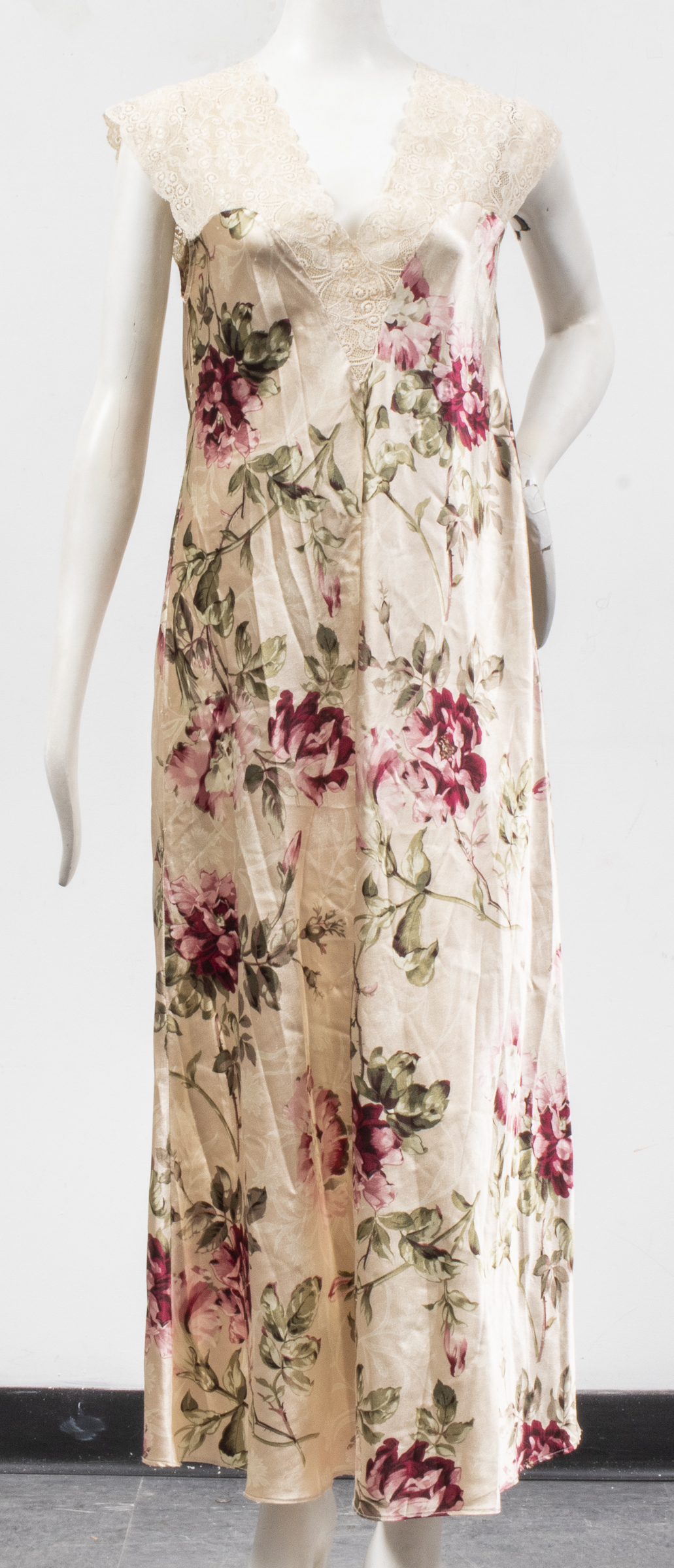 VALENTINO INTIMO FLORAL NIGHTGOWN 3c4100