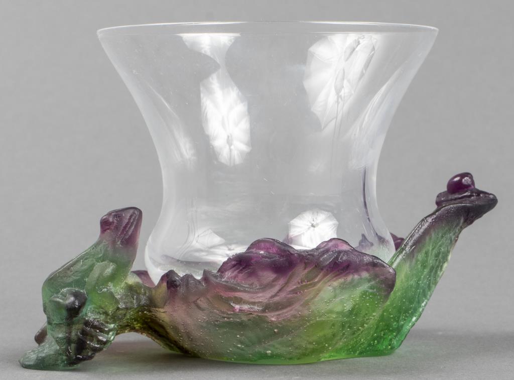 DAUM PATE DE VERRE FROG MOTIF ART GLASS