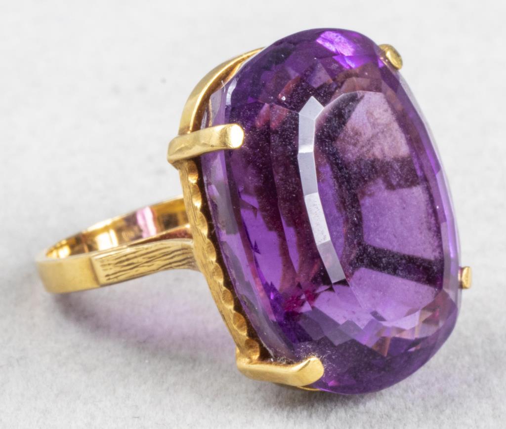 VINTAGE 18K YELLOW GOLD OVAL AMETHYST