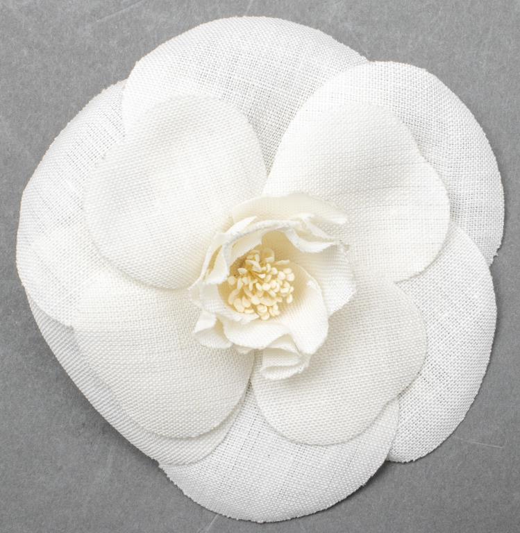 VINTAGE CHANEL WHITE CAMELLIA FLOWER 3c41c9