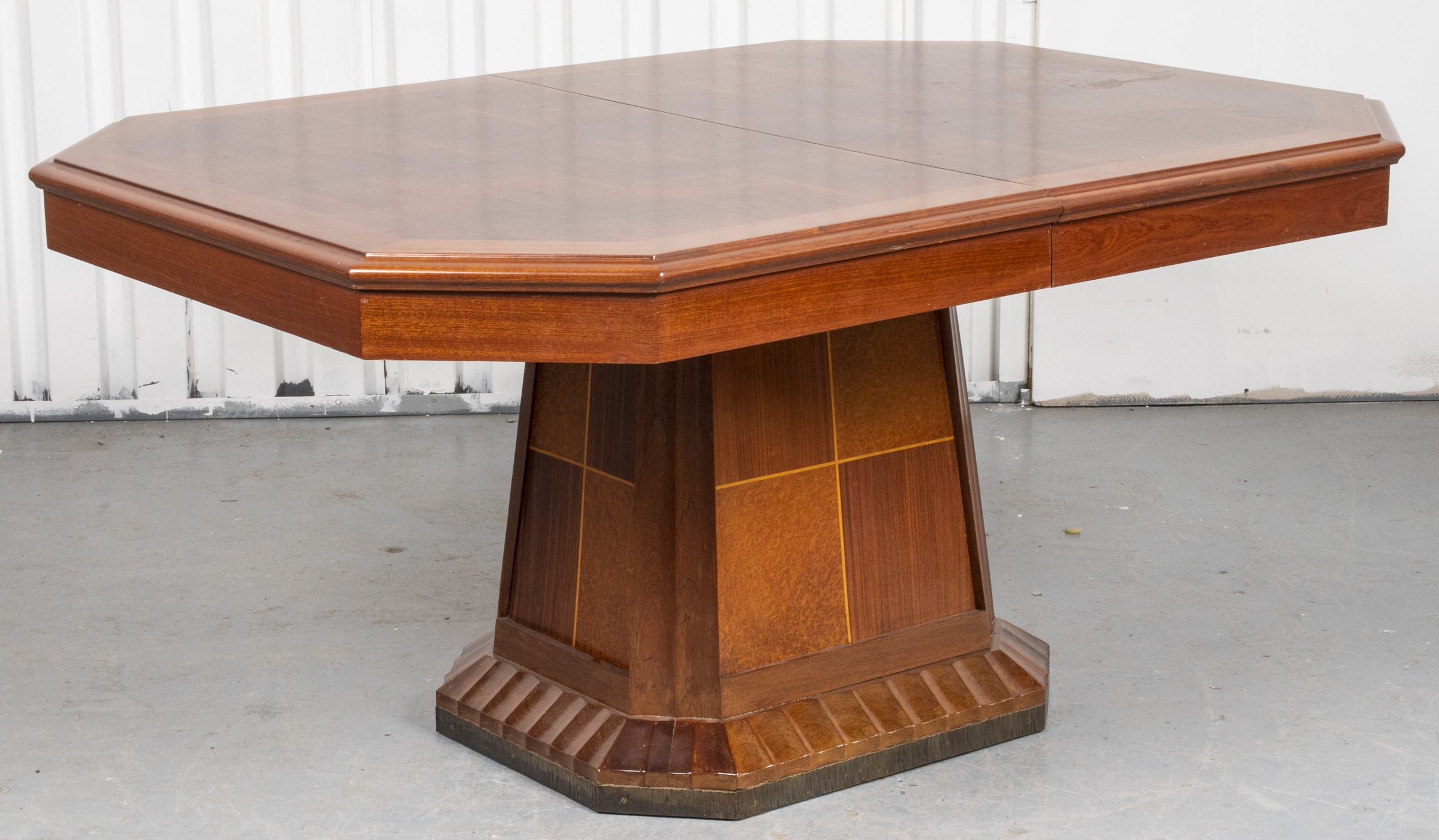 ART DECO MIXED WOOD DINING TABLE 3c41e4