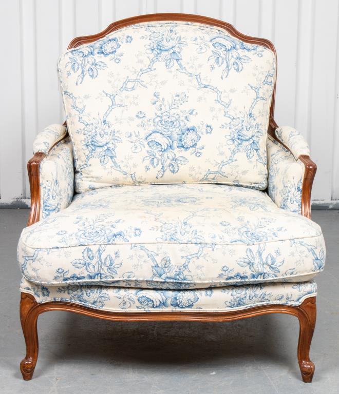 LOUIS XV STYLE UPHOLSTERED MARQUISE