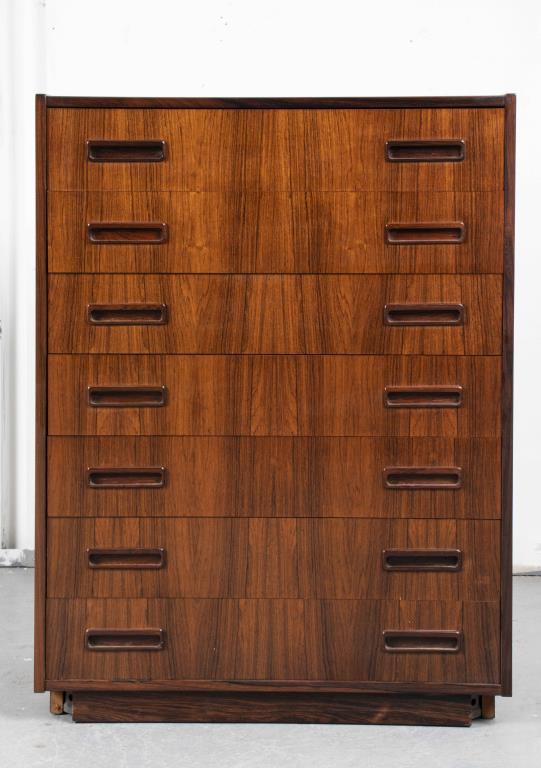 DANISH MODERN ROSEWOOD CHEST OF 3c438b