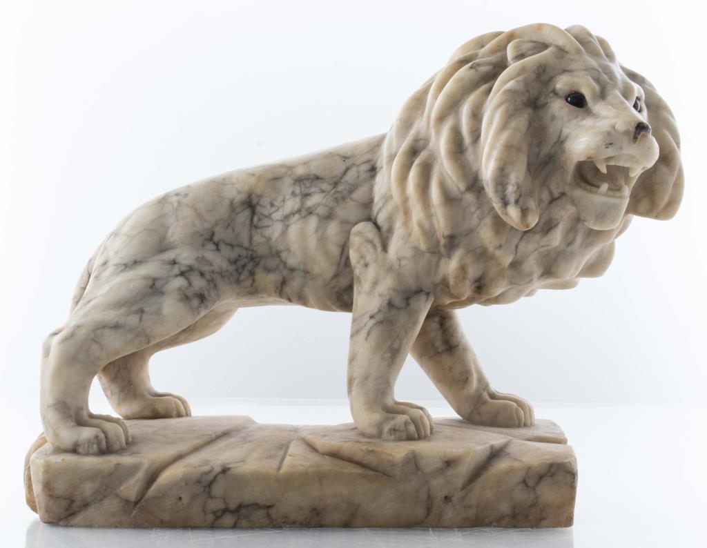 CARVED MARBLE SCULPTURE OF A LION 3c43c3