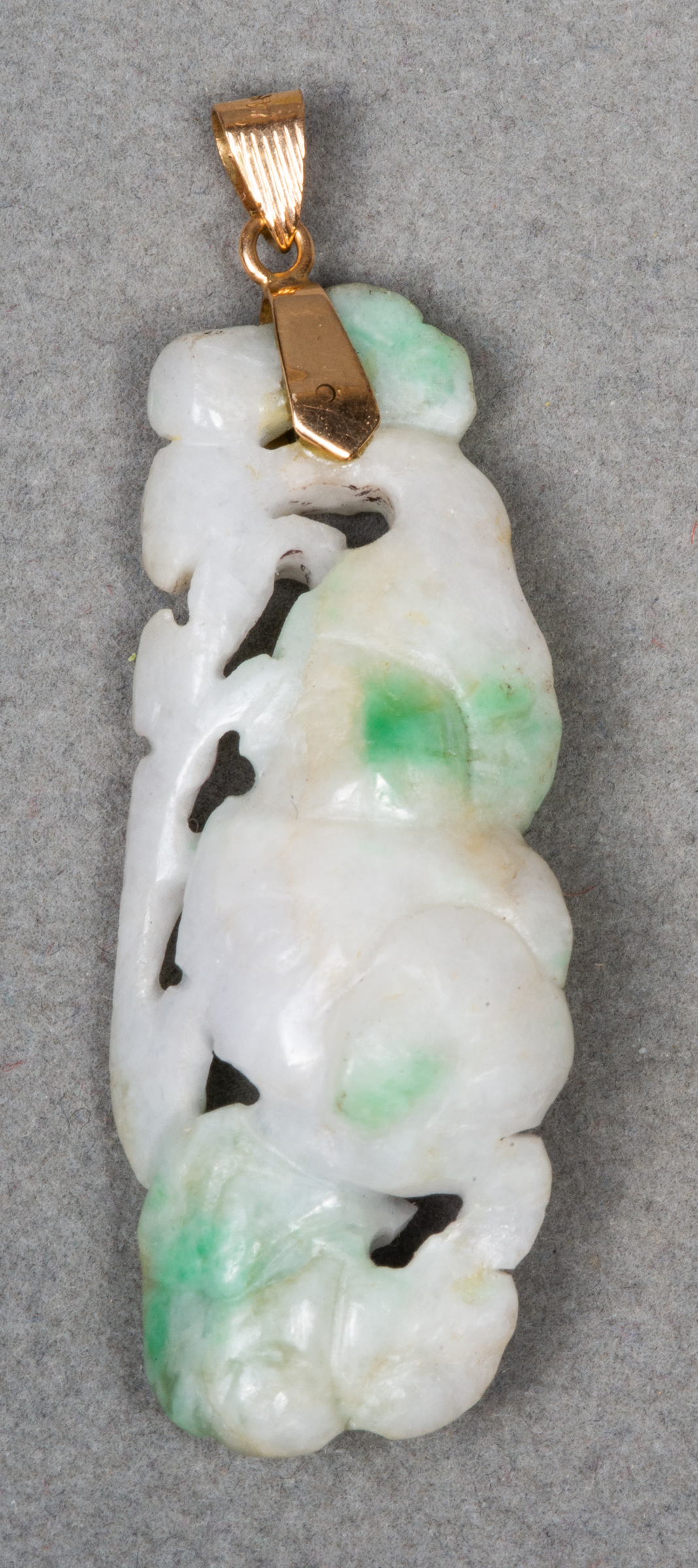 LATE QING CHINESE CARVED JADE PENDANT 3c4443