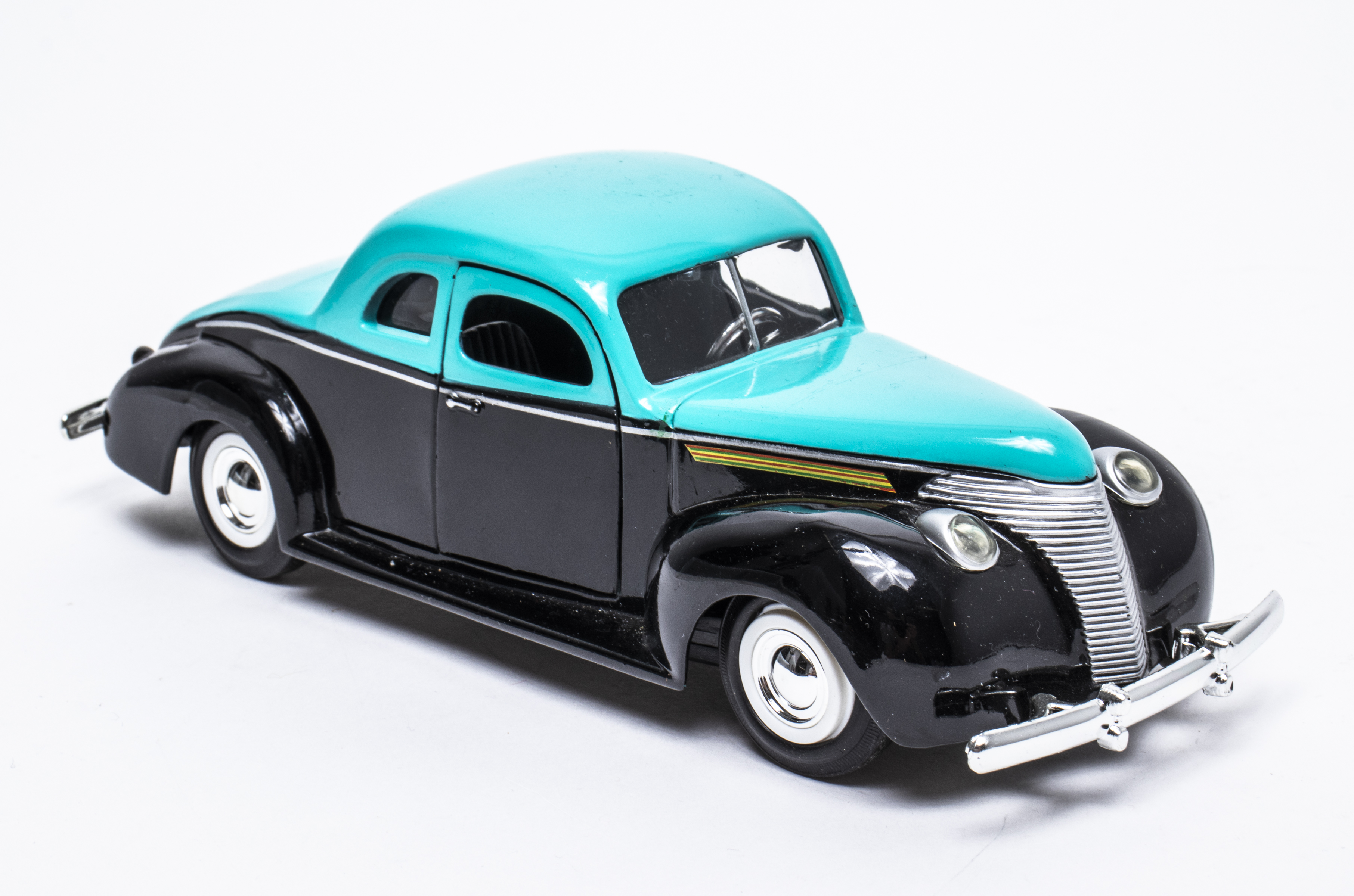 1940 FORD COUPE DIE CAST TOY CAR Motor