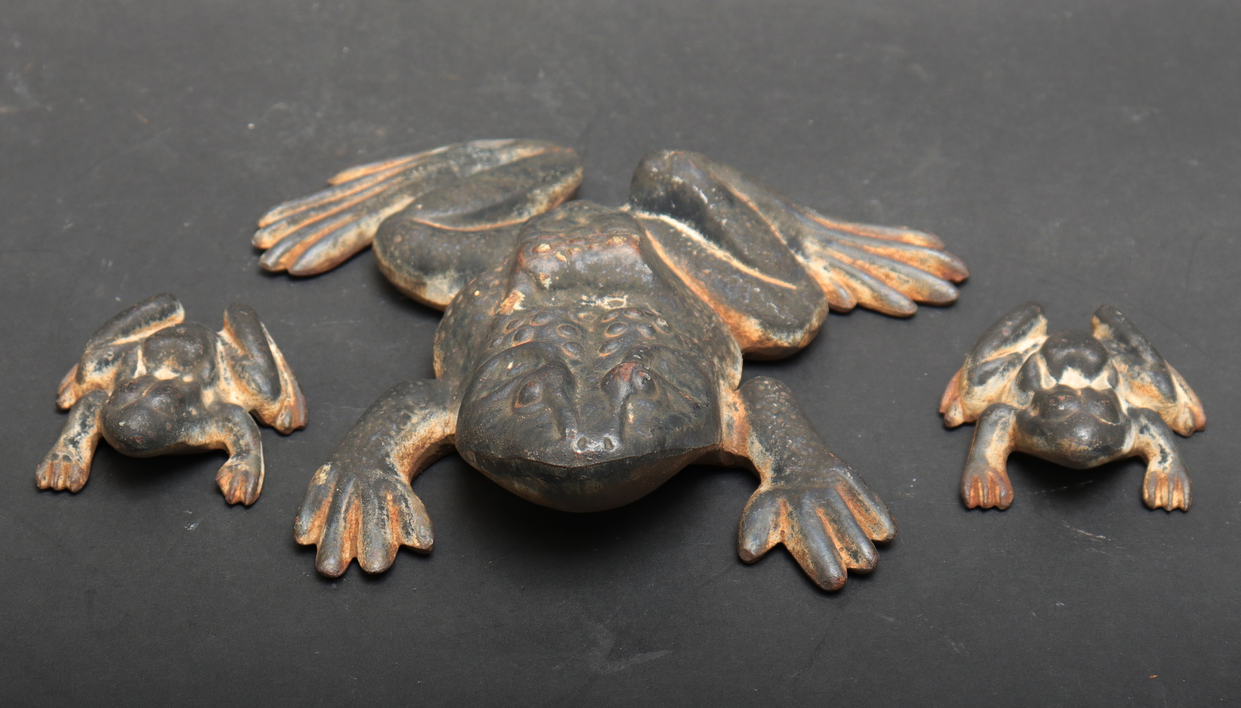 CAST IRON FROG SCULPTURES GROUP 3c44f2